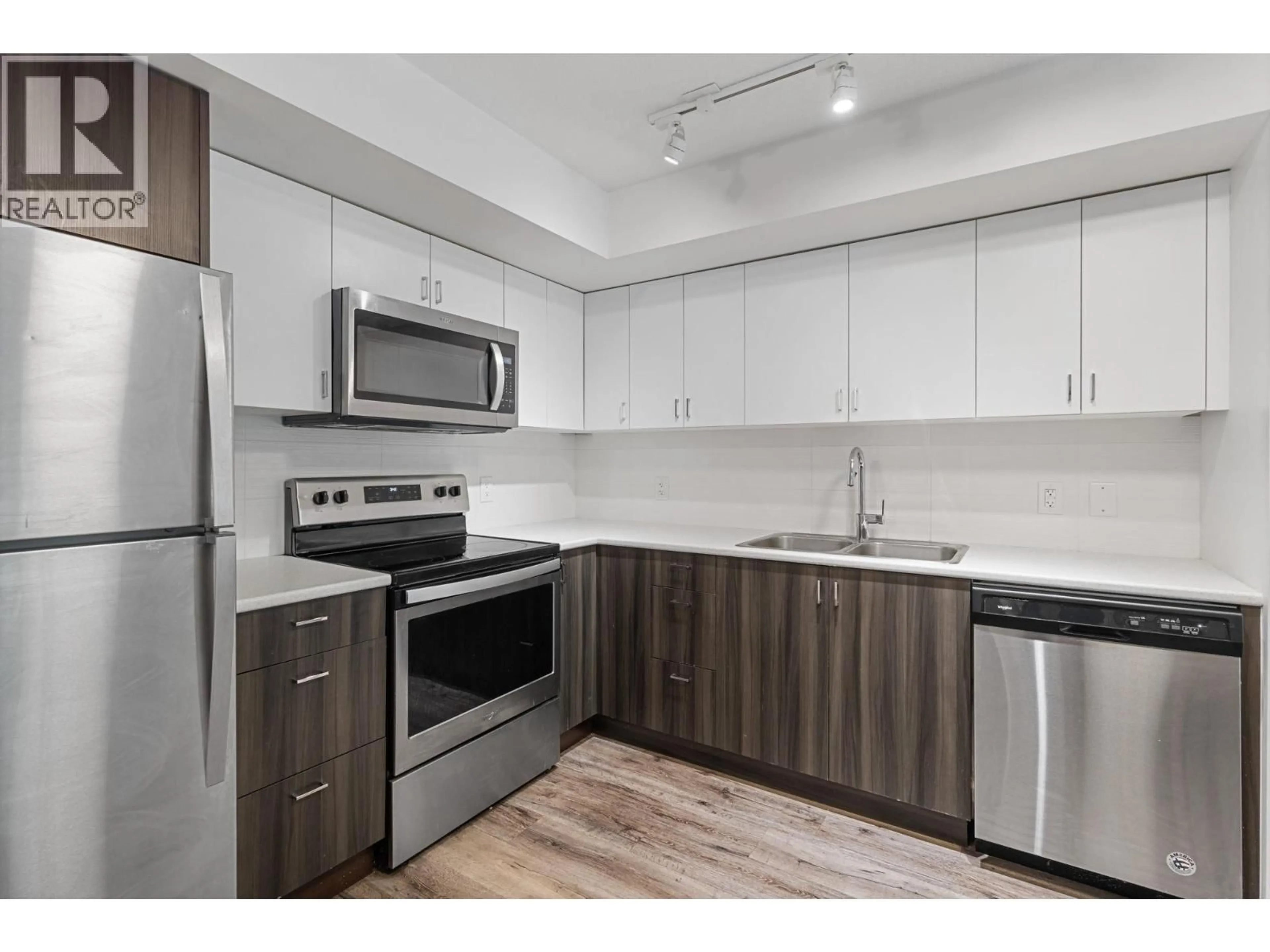 Standard kitchen, unknown for 110 - 655 ACADEMY WAY, Kelowna British Columbia V1V3A4