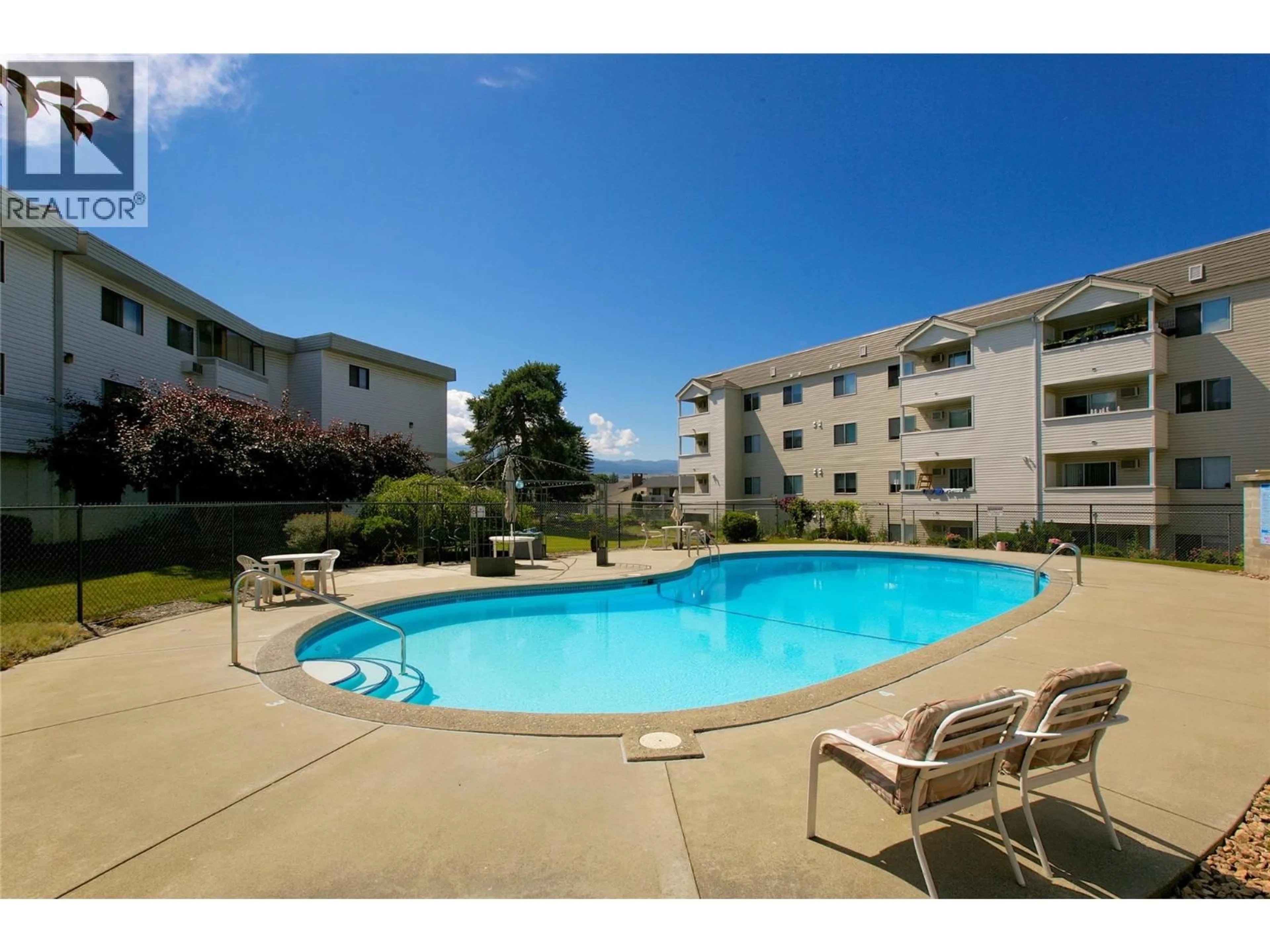 Pool for 322 - 450 ALL STAR COURT, Kelowna British Columbia V1X5N7