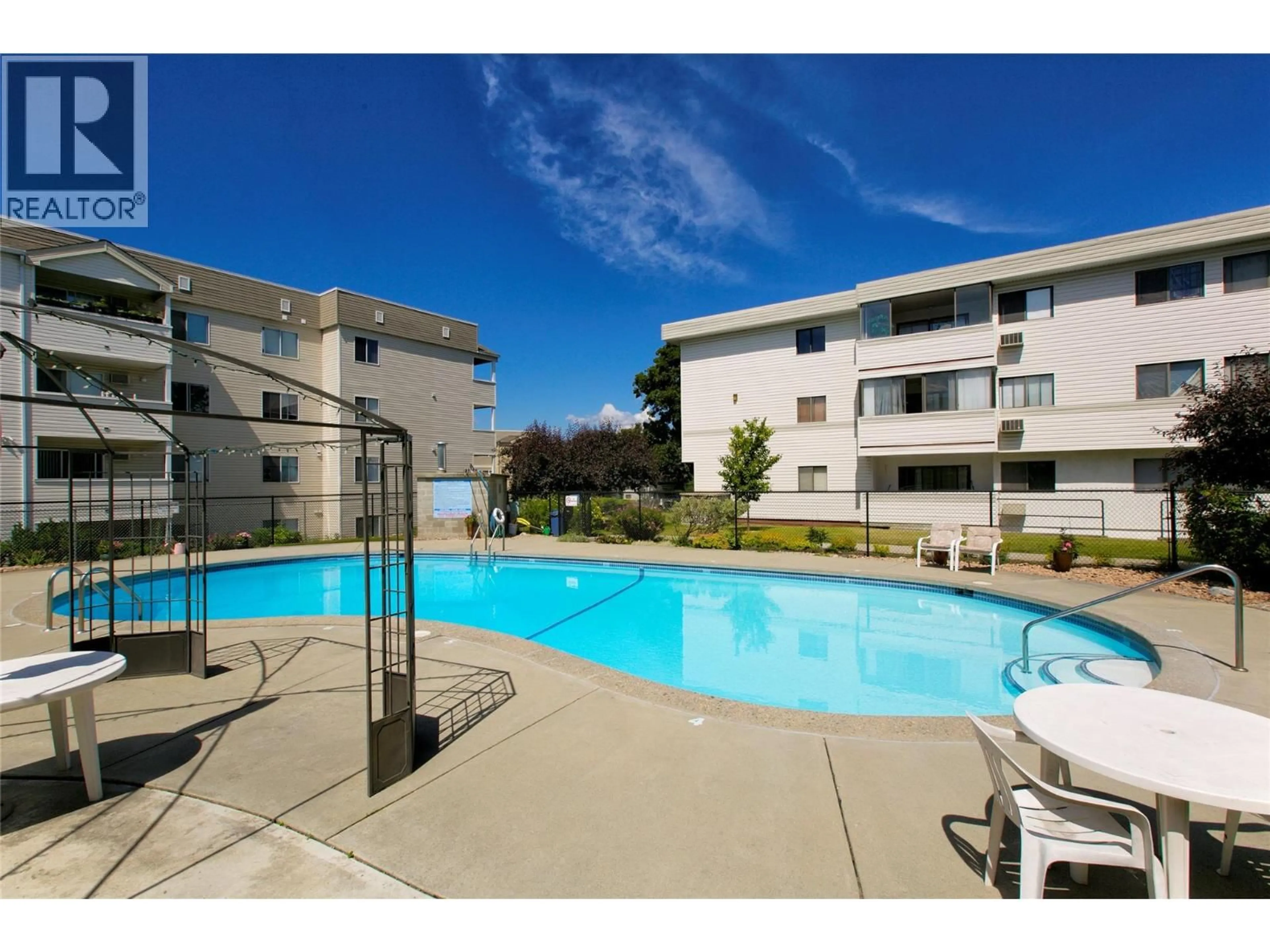 Pool for 322 - 450 ALL STAR COURT, Kelowna British Columbia V1X5N7