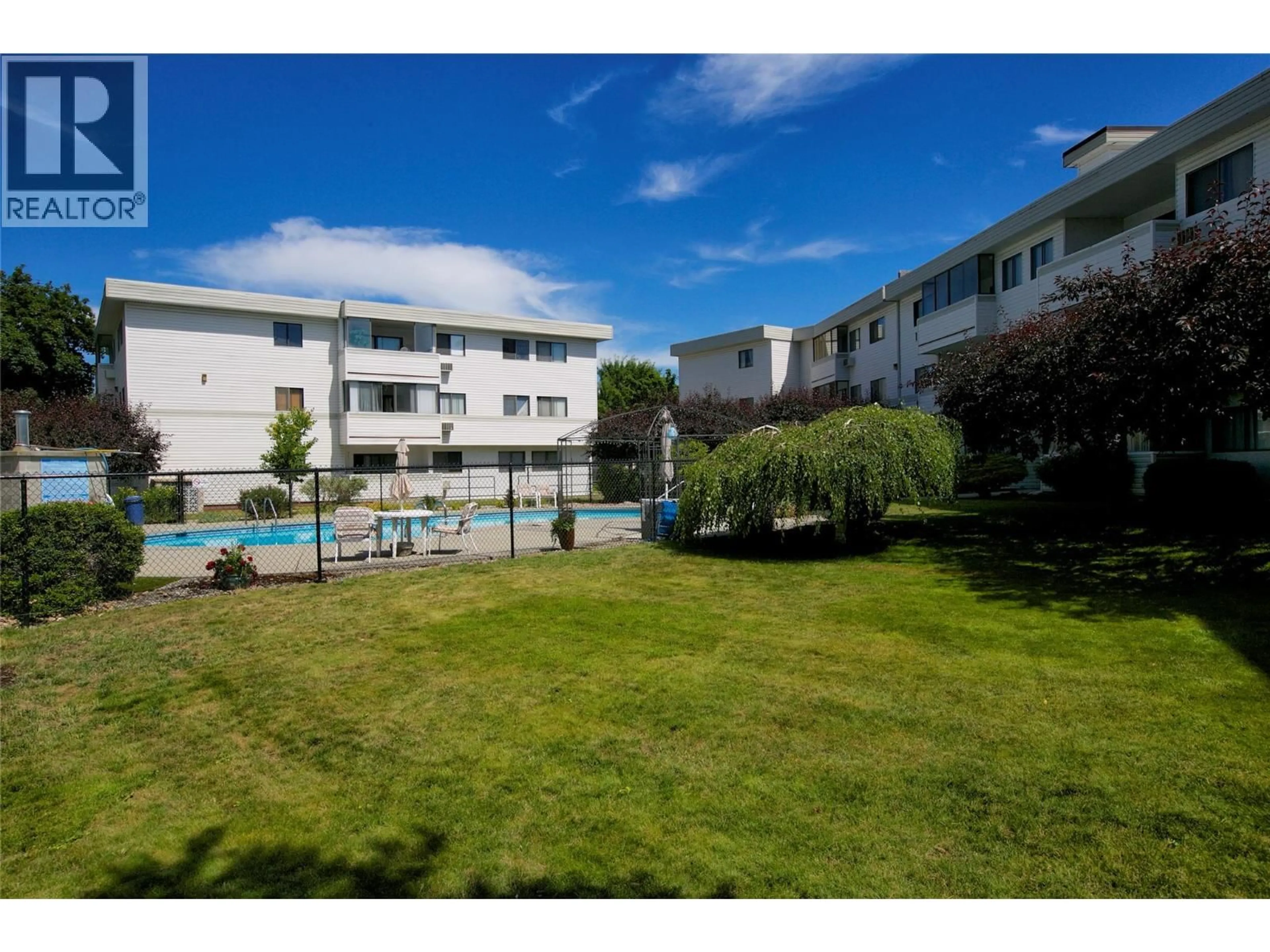 Pool for 322 - 450 ALL STAR COURT, Kelowna British Columbia V1X5N7