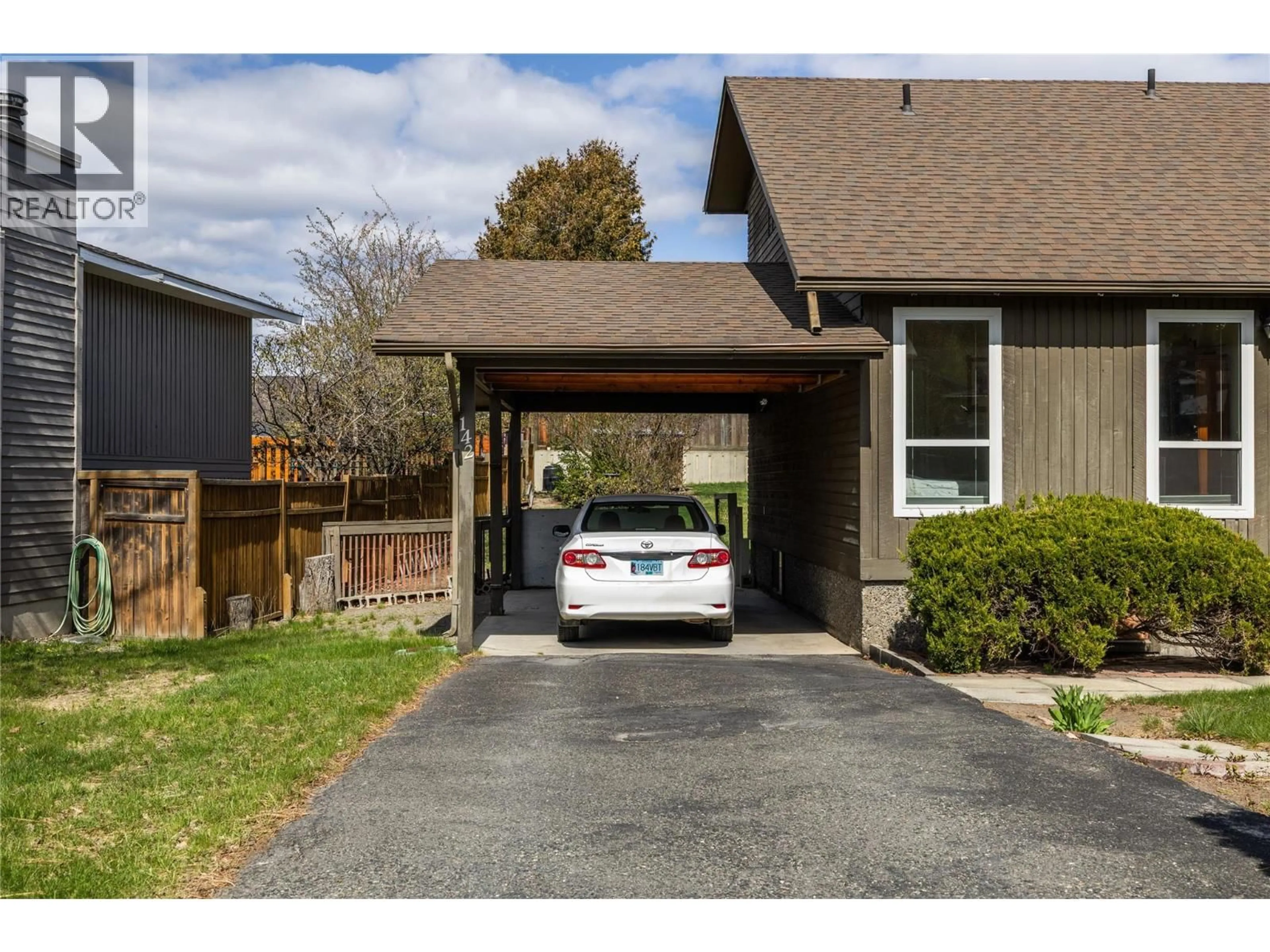 Indoor garage for 142 WHISTLER DRIVE, Kamloops British Columbia V2X1X6