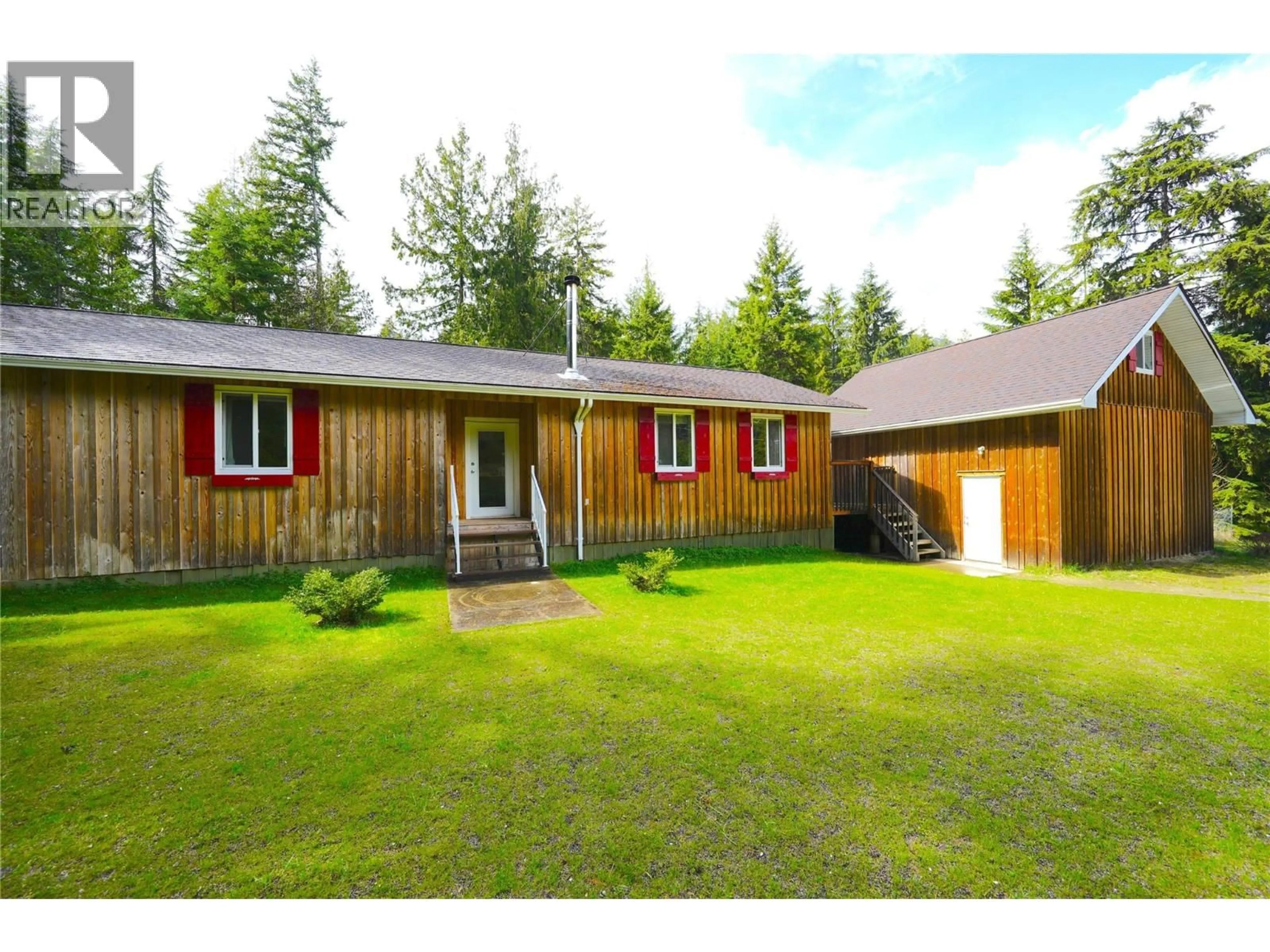 A pic from outside/outdoor area/front of a property/back of a property/a pic from drone, street for 245 ALEXANDER ROAD ROAD, Procter British Columbia V1L0B5