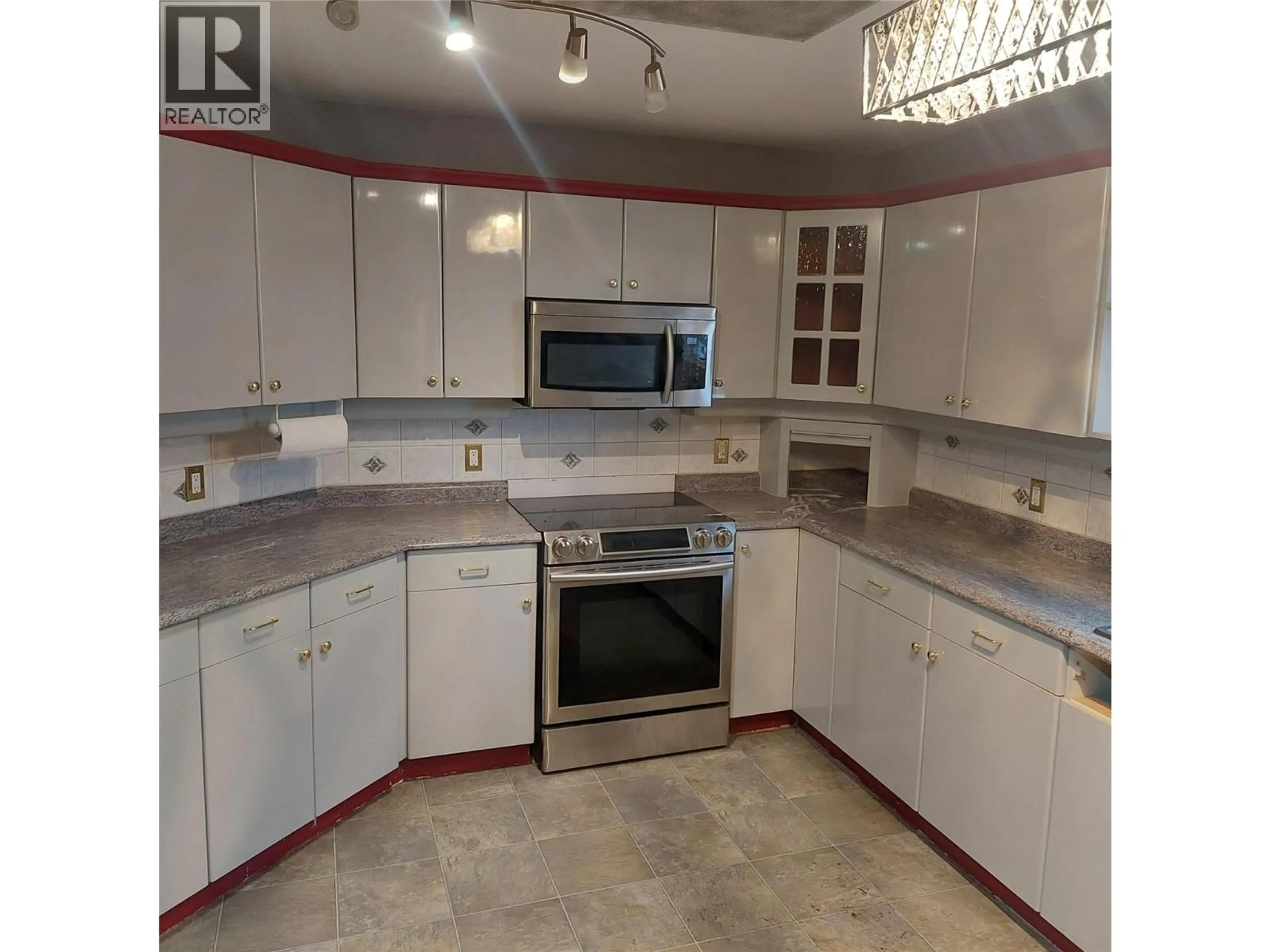 Standard kitchen, unknown for 197 RITCHIE COURT, Kelowna British Columbia V1V2A8