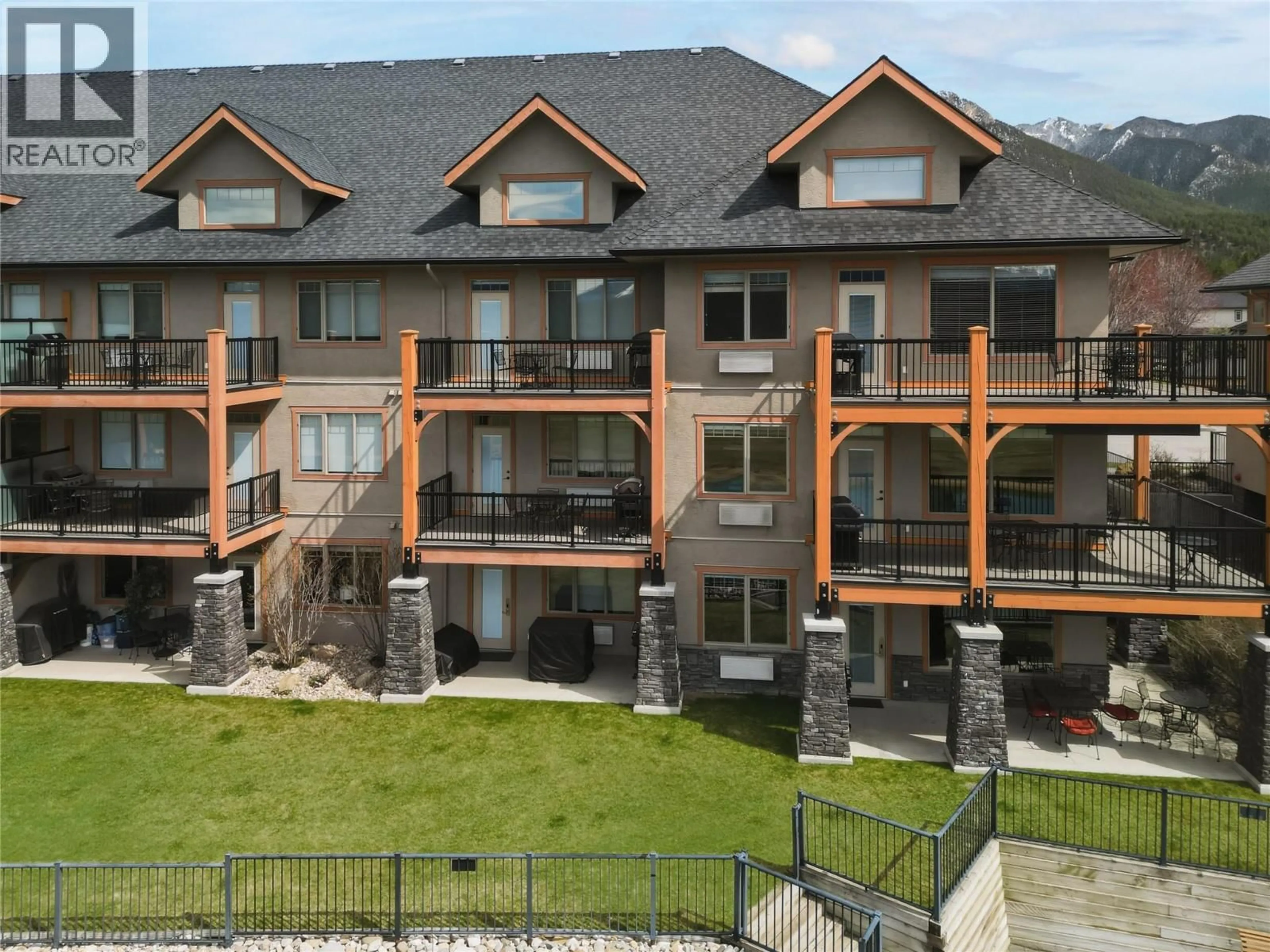 A pic from outside/outdoor area/front of a property/back of a property/a pic from drone, mountain view for 600 BIGHORN BOULEVARD, Radium Hot Springs British Columbia V0A1M0