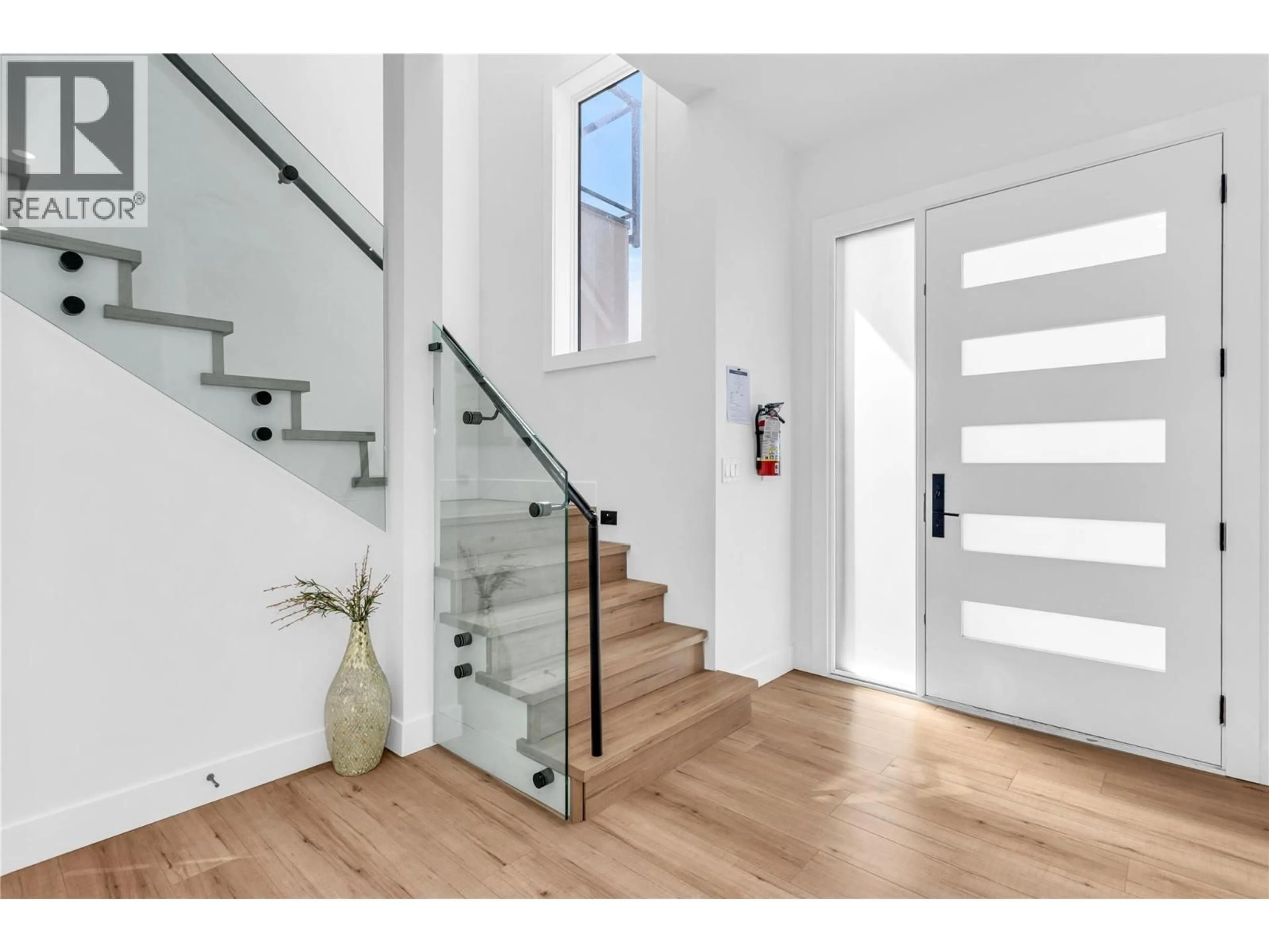 Indoor entryway for 2842 COPPER RIDGE DRIVE, West Kelowna British Columbia V4T0E7