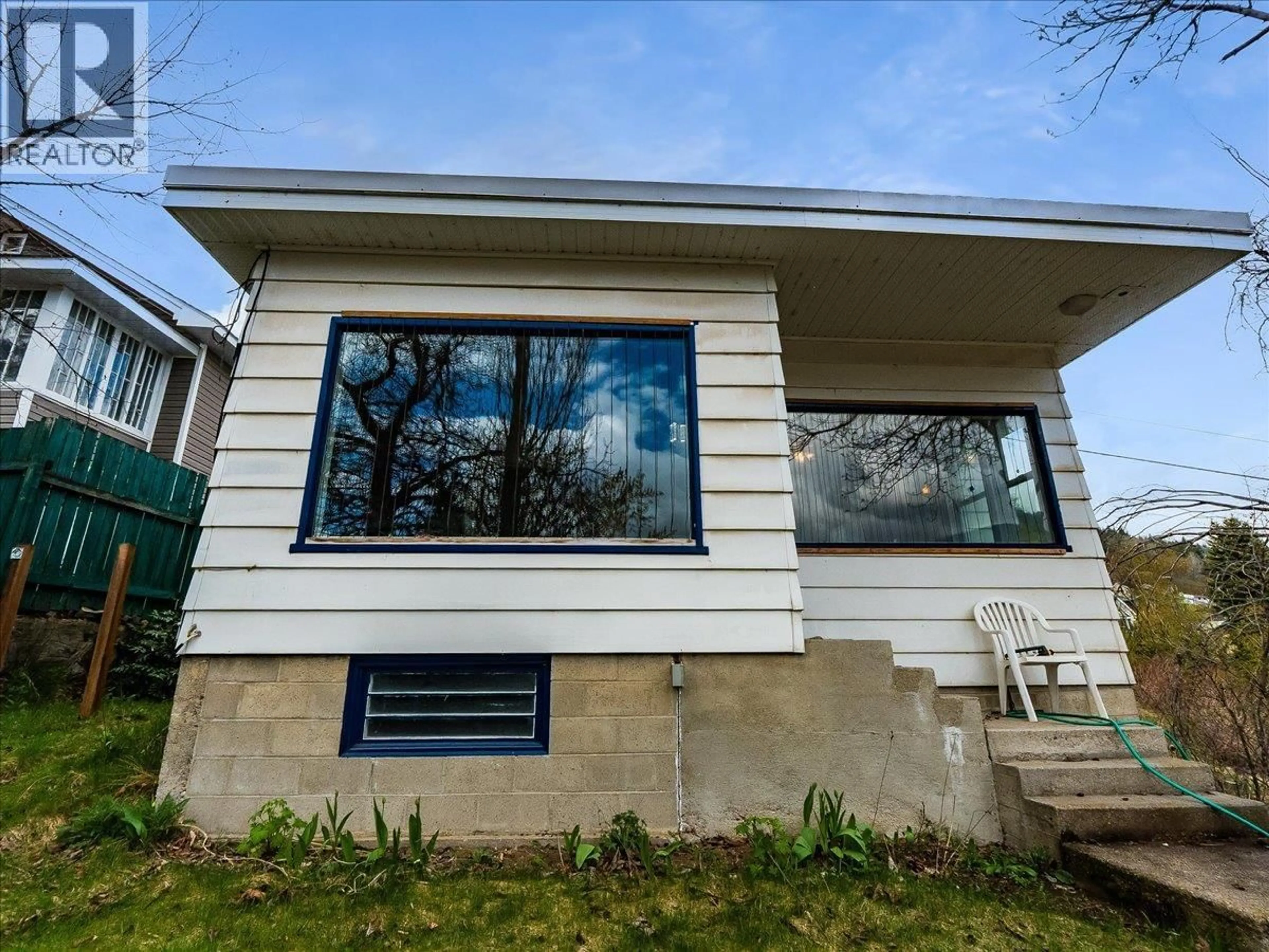 Home with vinyl exterior material, building for 1472 GREEN AVENUE LANE, Trail British Columbia V1R4K2