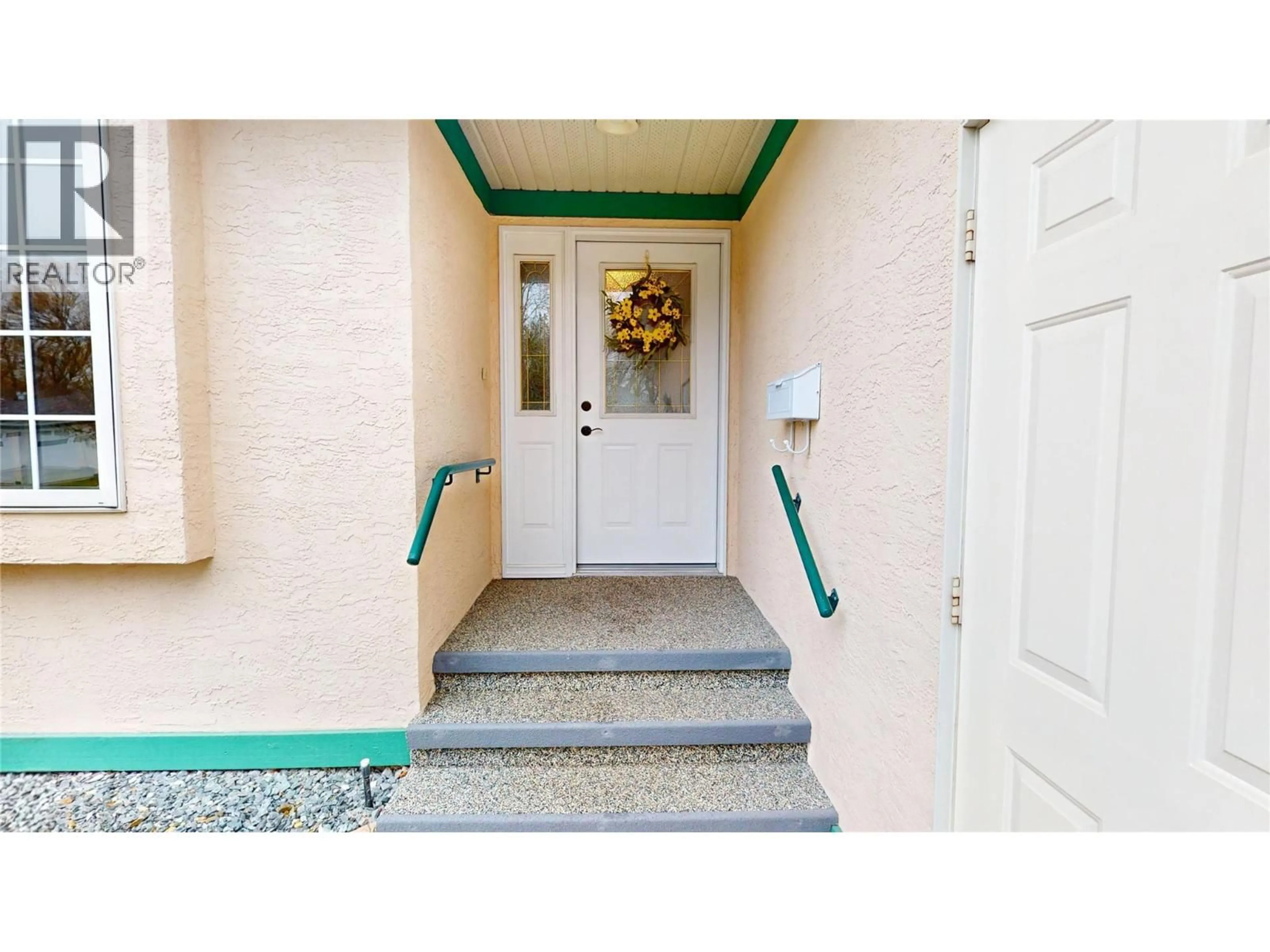 Indoor entryway for 87 - 1401 WILLOWBROOK DRIVE NORTH, Cranbrook British Columbia V1C6H2