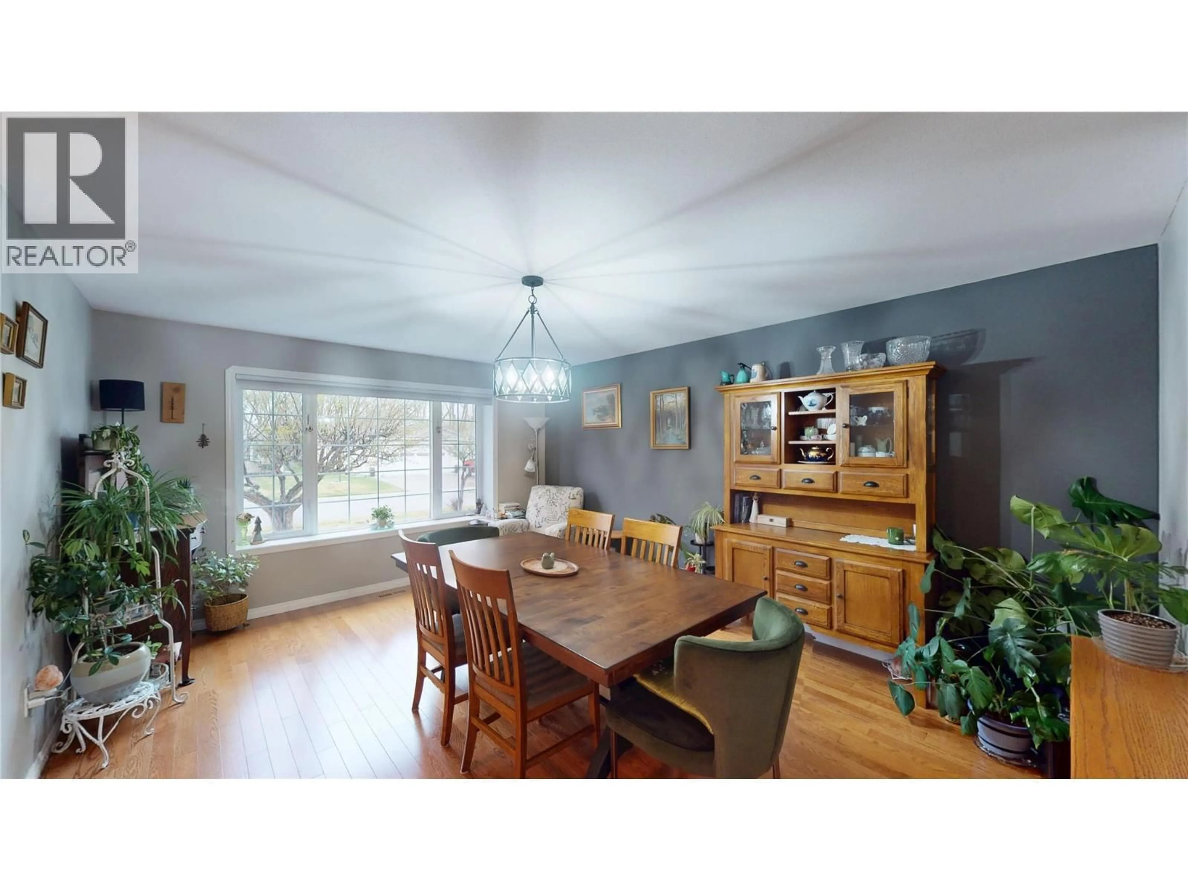 Dining room, wood/laminate floor for 87 - 1401 WILLOWBROOK DRIVE NORTH, Cranbrook British Columbia V1C6H2