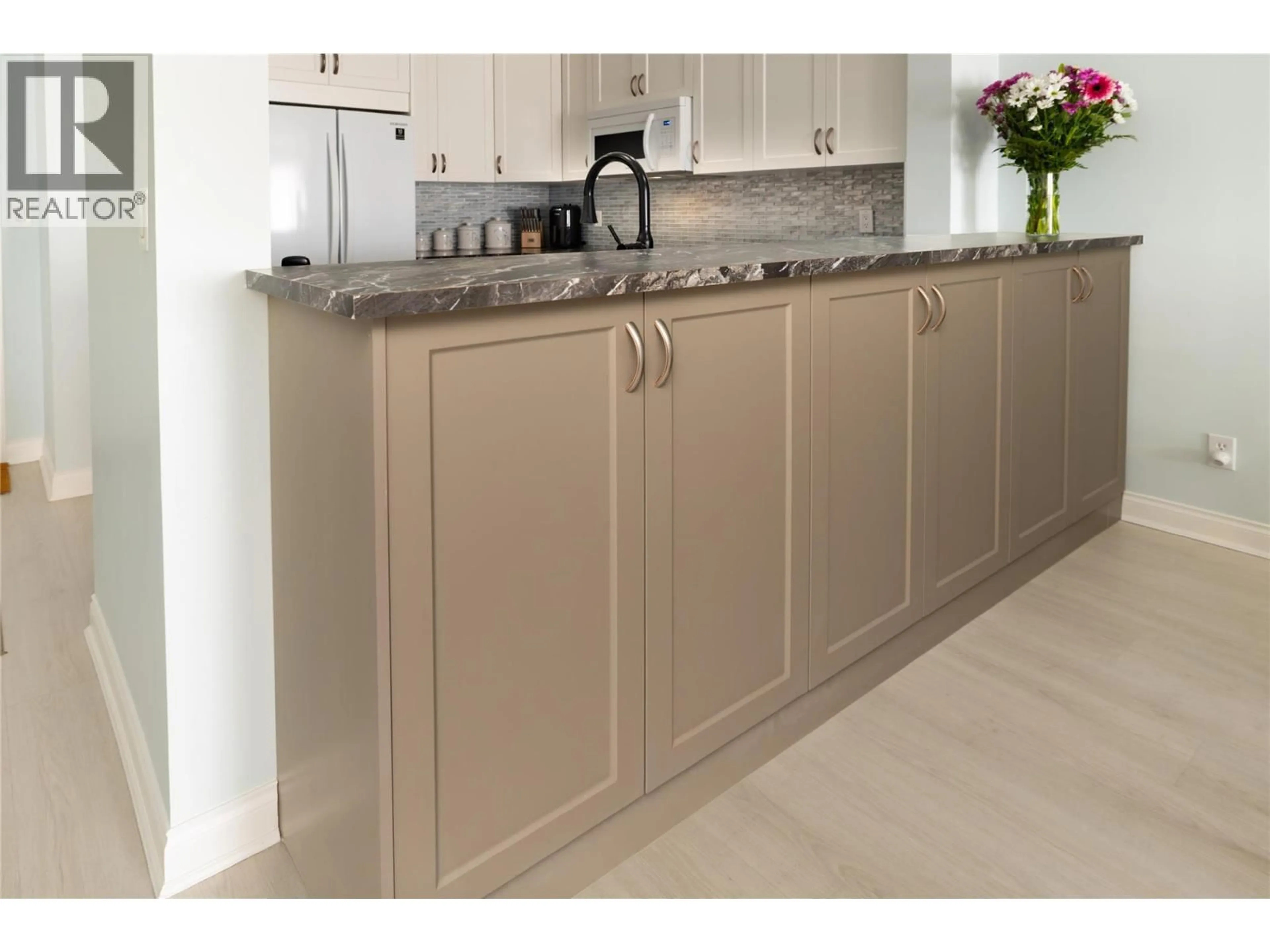 Contemporary kitchen, ceramic/tile floor for 215 - 3870 BROWN ROAD, West Kelowna British Columbia V0H1X4