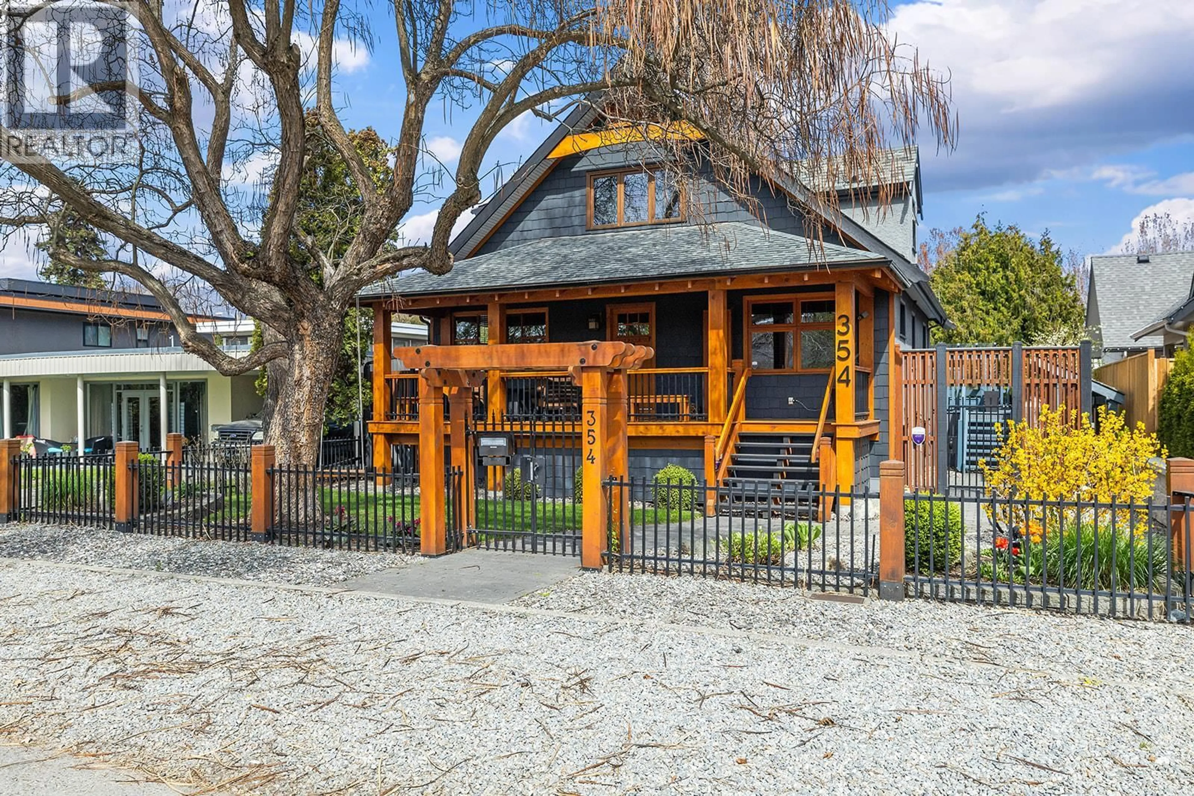 Patio, street for 354 BURNE AVENUE, Kelowna British Columbia V1Y5P1