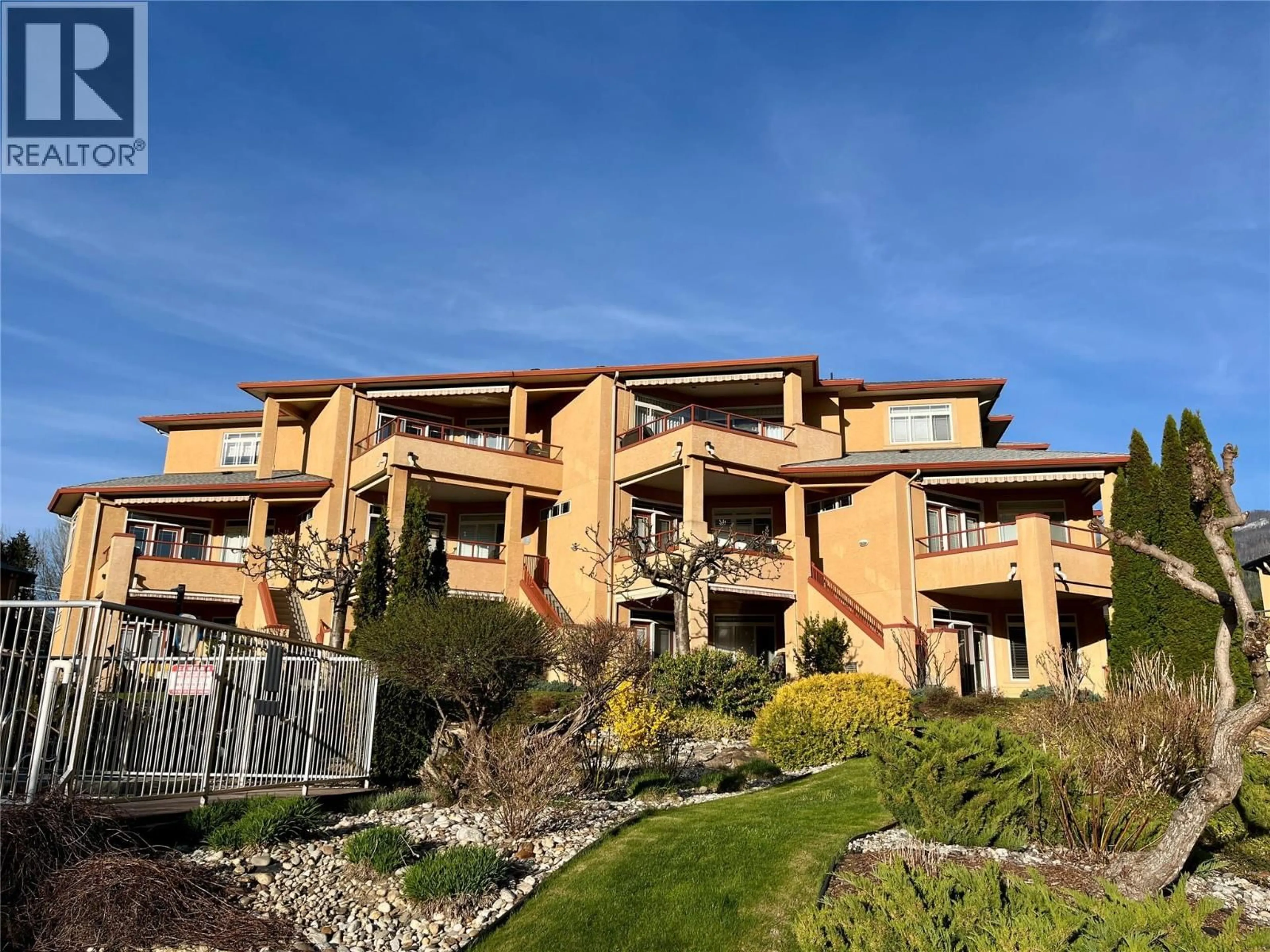 A pic from outside/outdoor area/front of a property/back of a property/a pic from drone, unknown for 32 - 714 RIVERSIDE AVENUE, Sicamous British Columbia V0E2V1