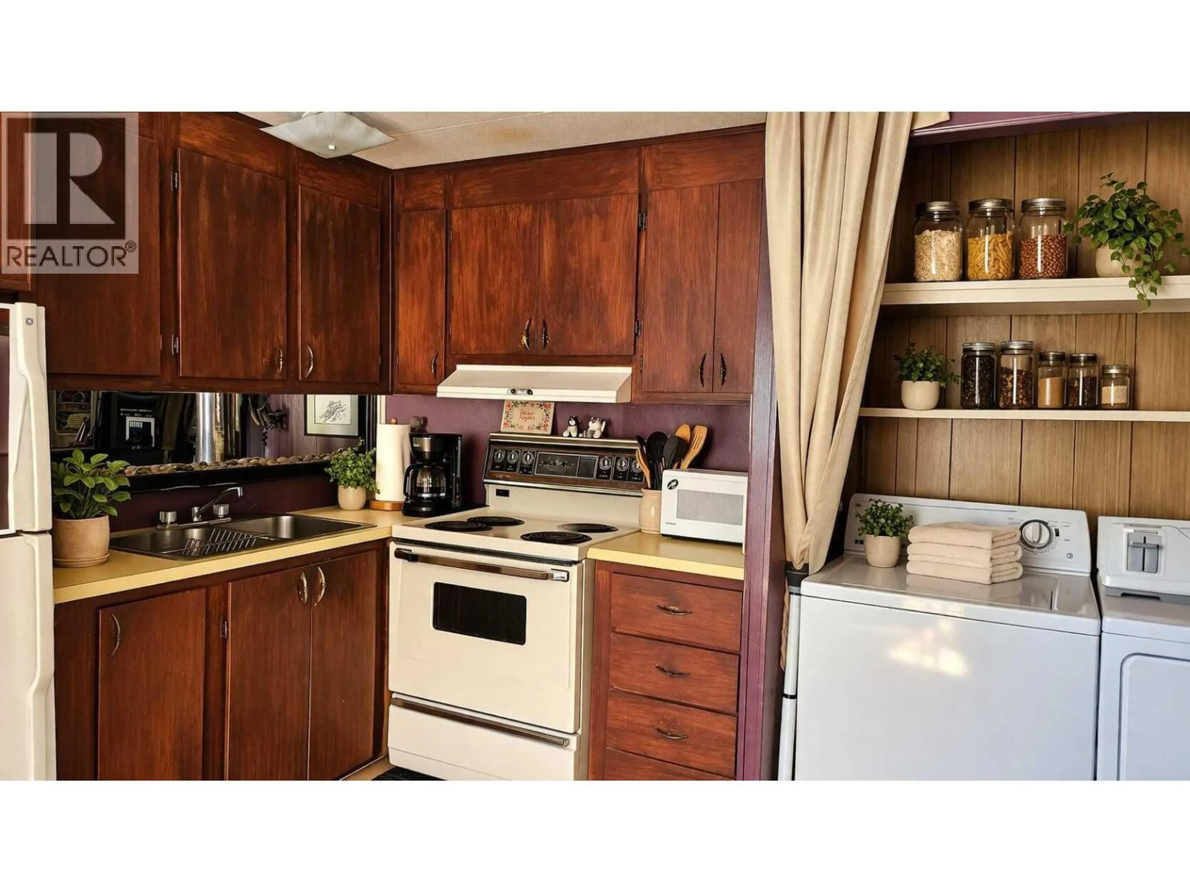 Standard kitchen, wood/laminate floor for 111 HUNT ROAD, Lillooet British Columbia V0K1V0