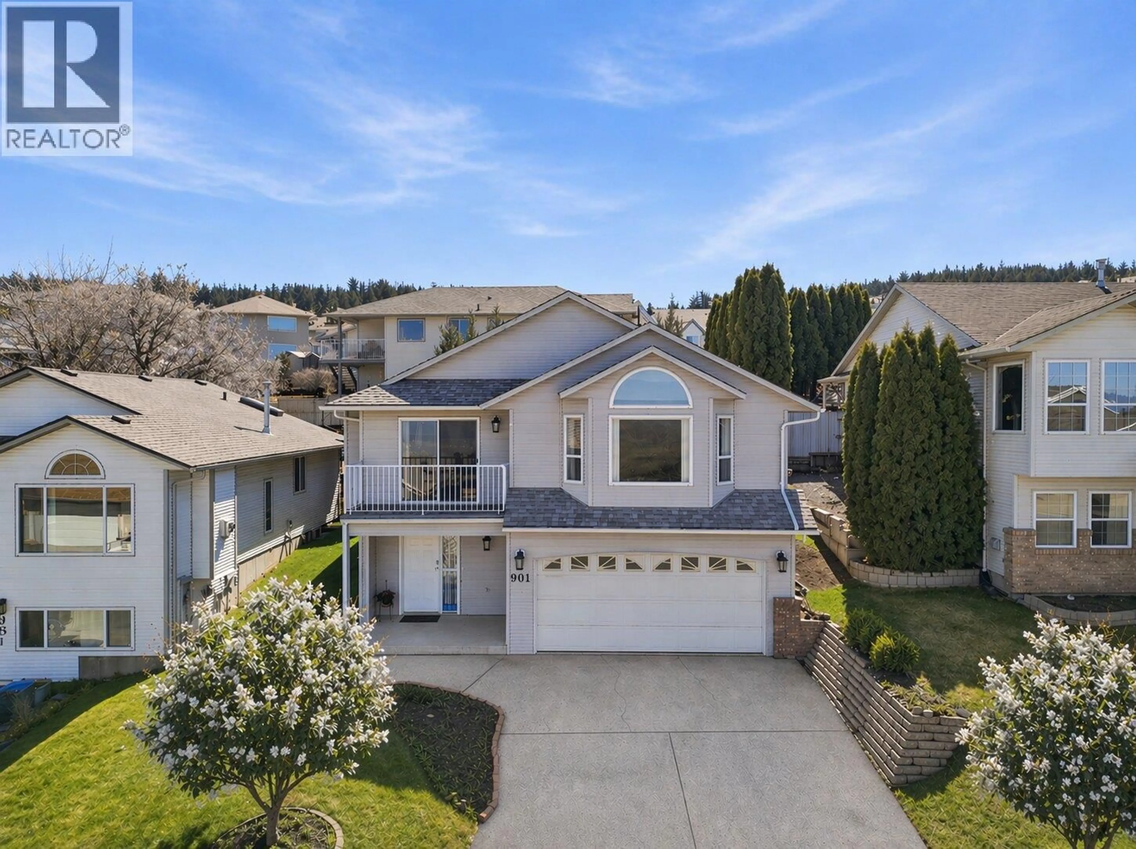 A pic from outside/outdoor area/front of a property/back of a property/a pic from drone, unknown for 901 REGENT CRESCENT, Kamloops British Columbia V1S1X1