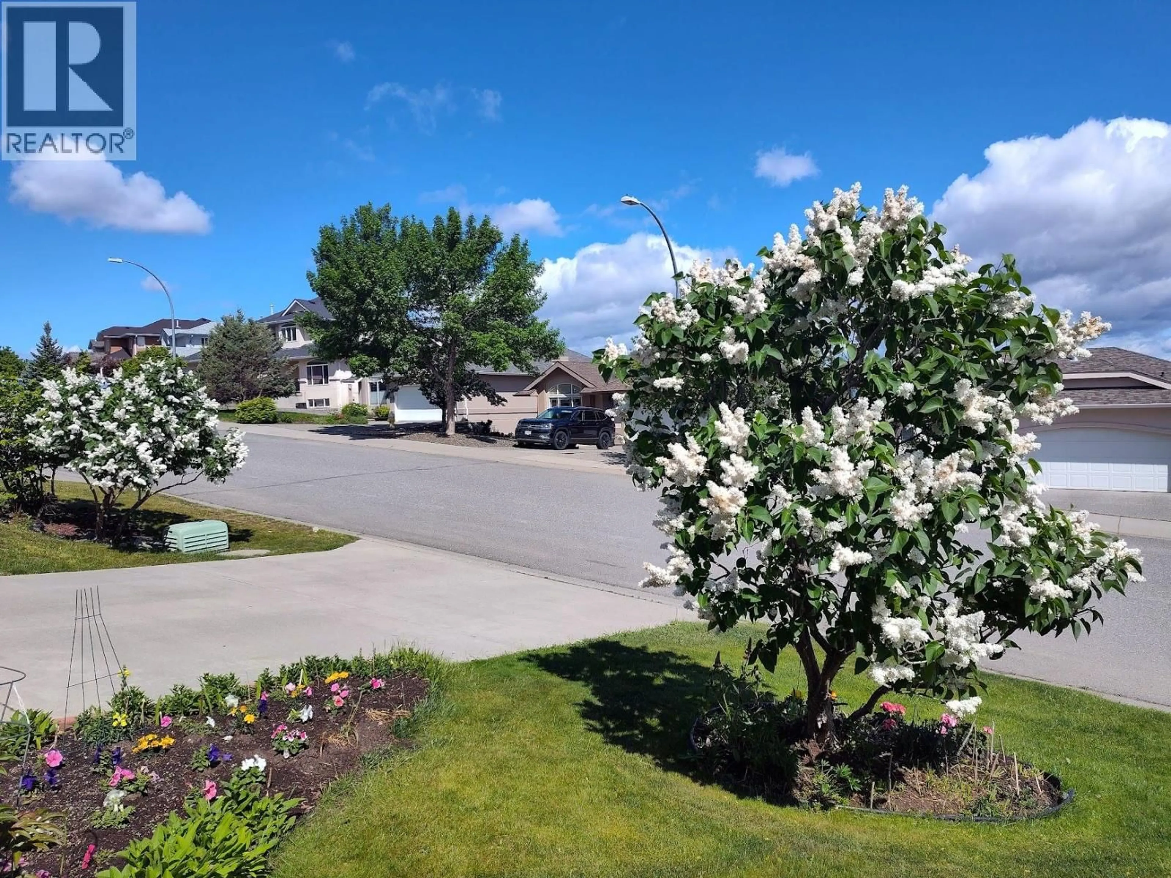 A pic from outside/outdoor area/front of a property/back of a property/a pic from drone, unknown for 901 REGENT CRESCENT, Kamloops British Columbia V1S1X1