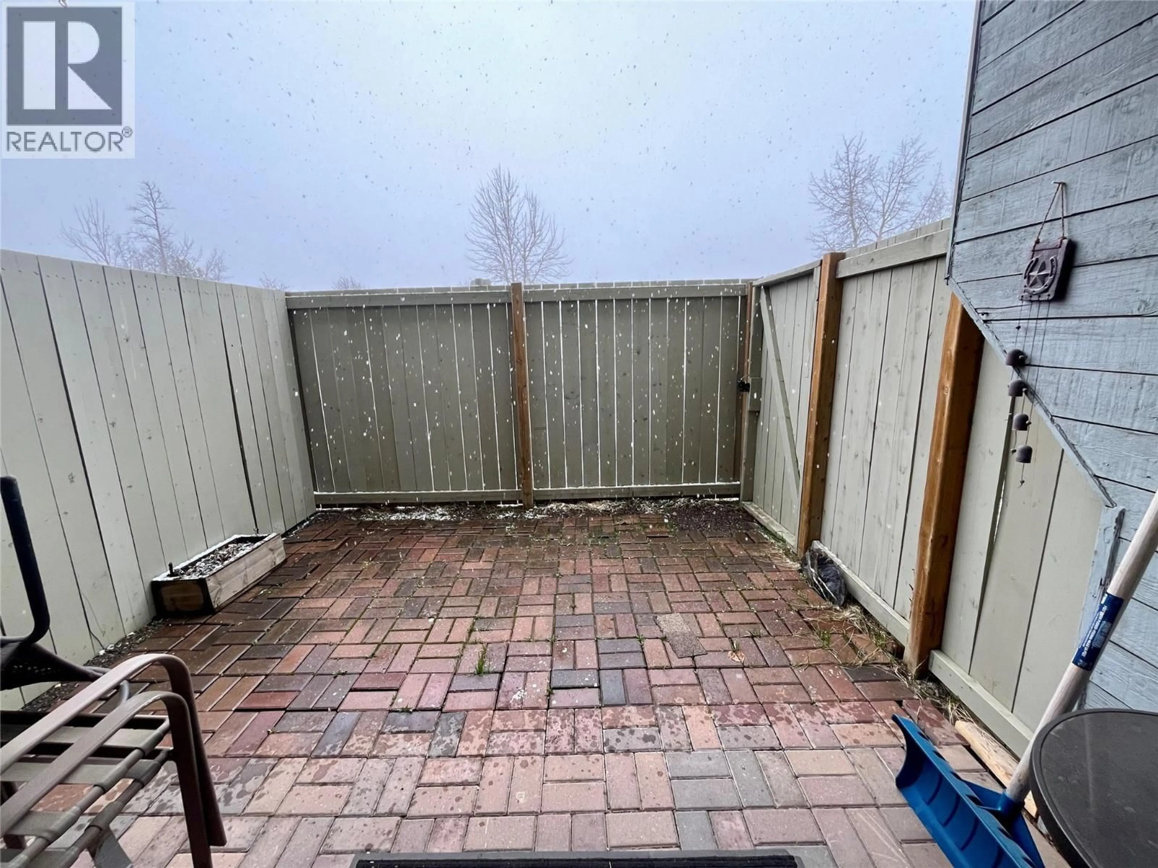 Patio, street for 106 - 320 NORTHGATE ROAD, Tumbler Ridge British Columbia V0C2W0