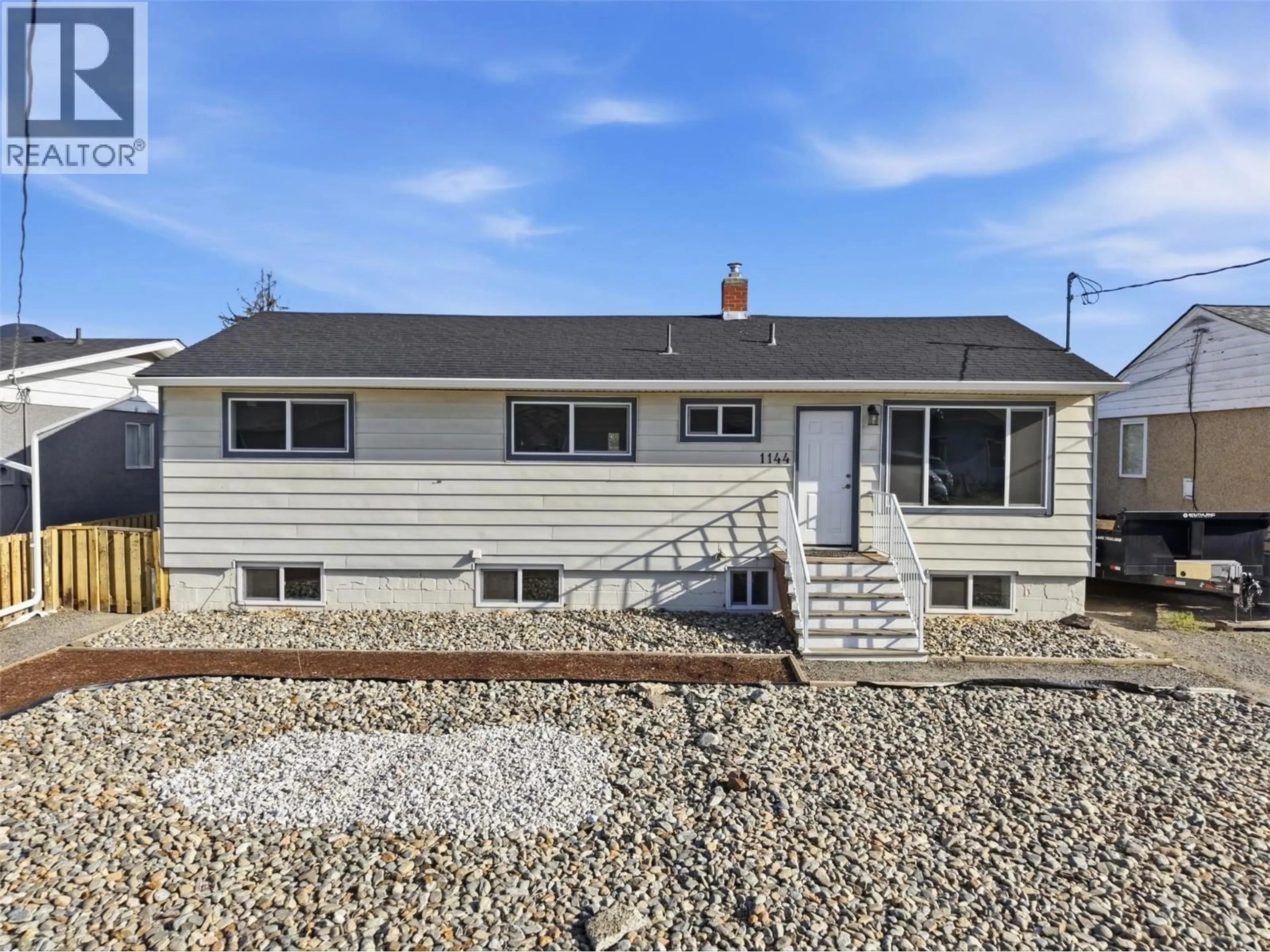 Home with vinyl exterior material, street for 1144 SHERBROOKE AVENUE, Kamloops British Columbia V2B1W7