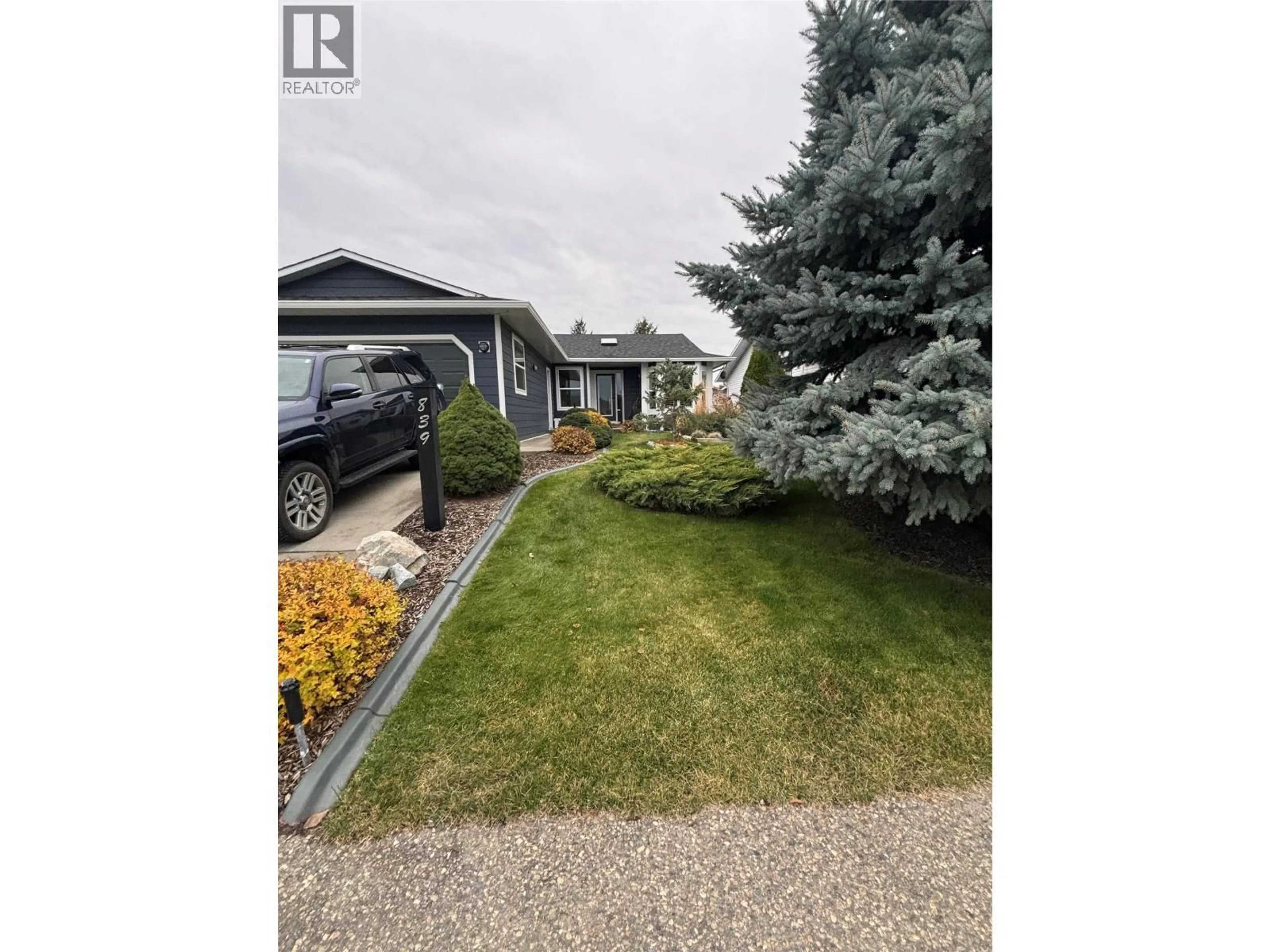 A pic from outside/outdoor area/front of a property/back of a property/a pic from drone, street for 839 8TH AVENUE, Vernon British Columbia V1H1Z1