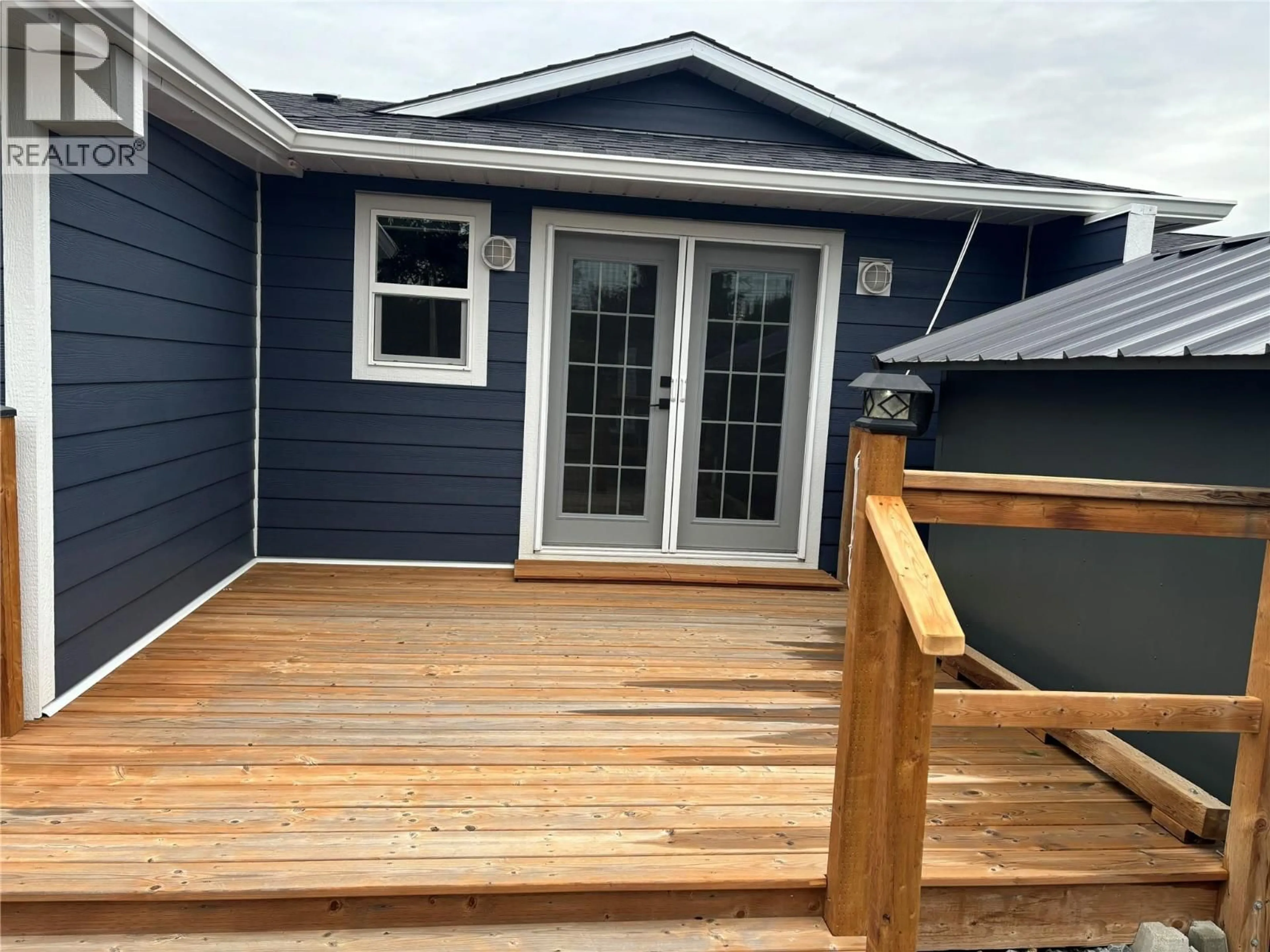 Home with vinyl exterior material, unknown for 839 8TH AVENUE, Vernon British Columbia V1H1Z1