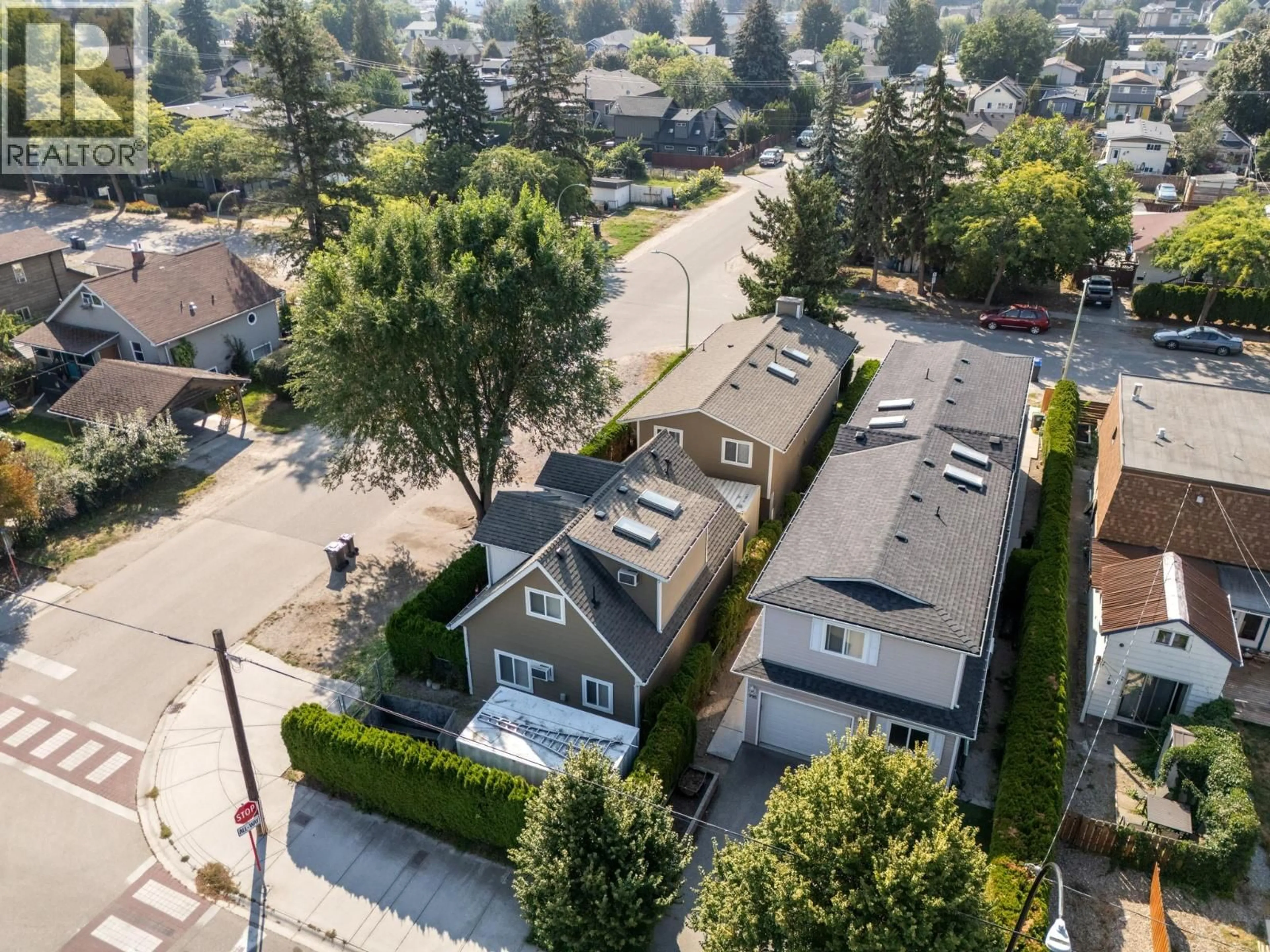 A pic from outside/outdoor area/front of a property/back of a property/a pic from drone, street for 1320 GRAHAM STREET, Kelowna British Columbia V1Y9X7