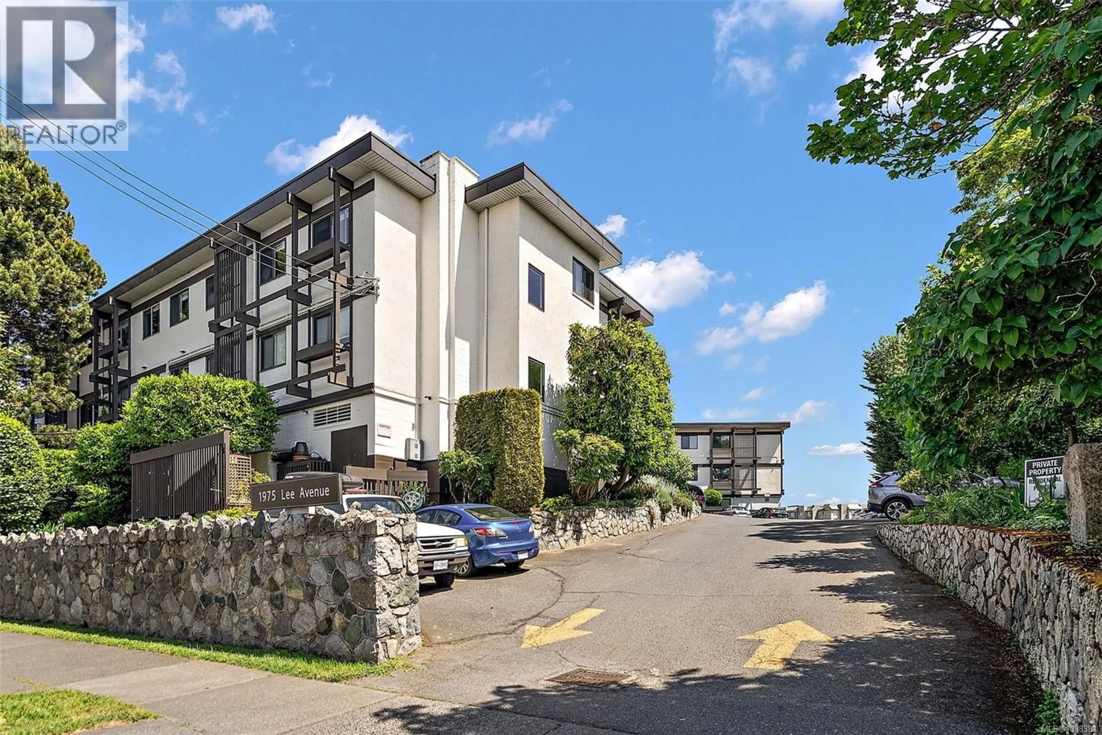 Unknown for 306 - 1975 LEE AVENUE, Victoria British Columbia V8R4W9