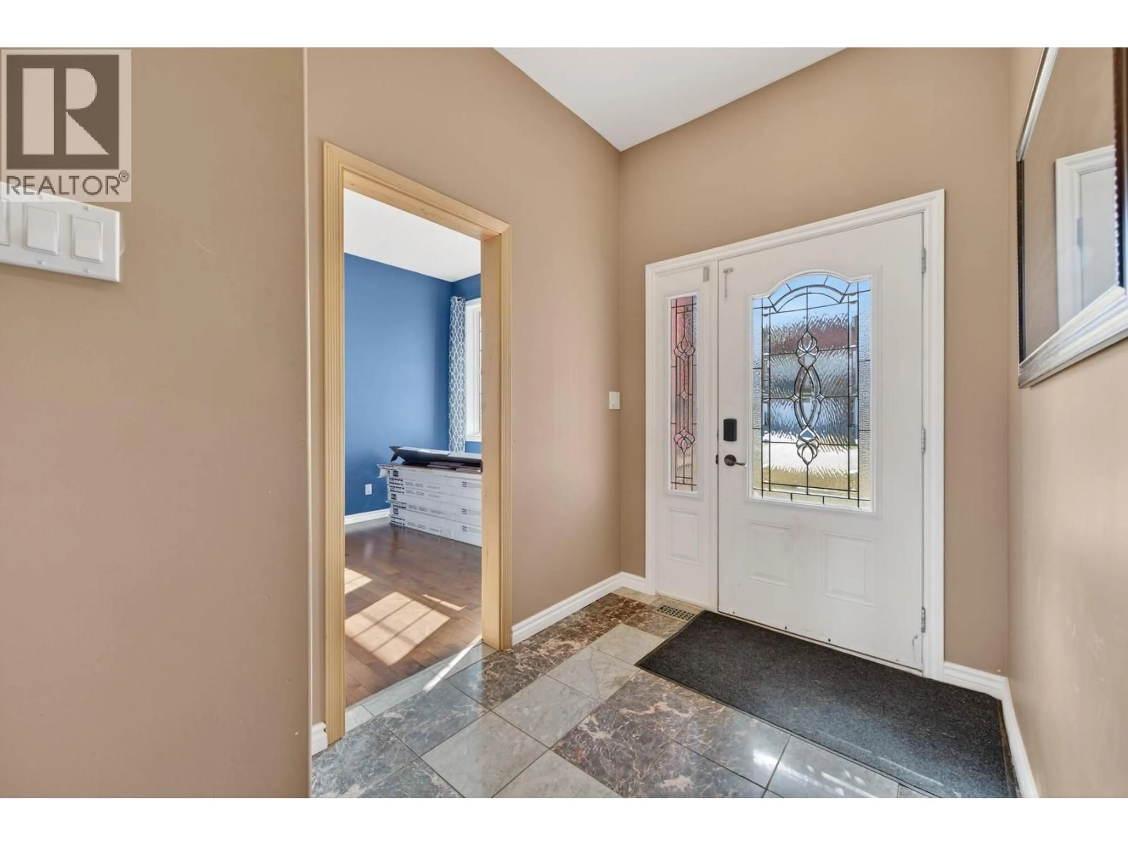 Indoor entryway for 2620 TELFORD DRIVE, Kamloops British Columbia V1S0A3