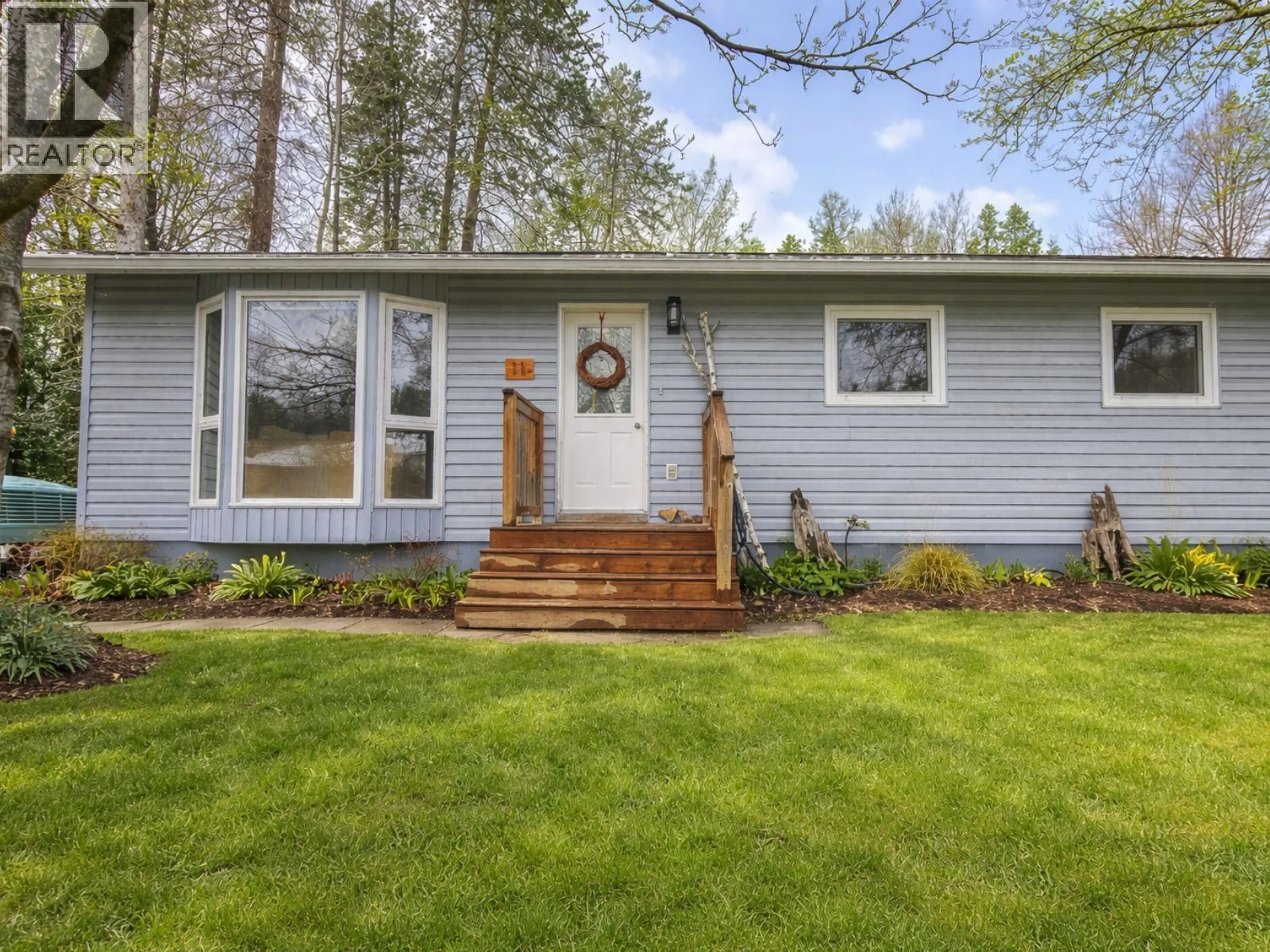 Home with vinyl exterior material, unknown for 11 RIDGEMONT DRIVE, Fernie British Columbia V0B1M2