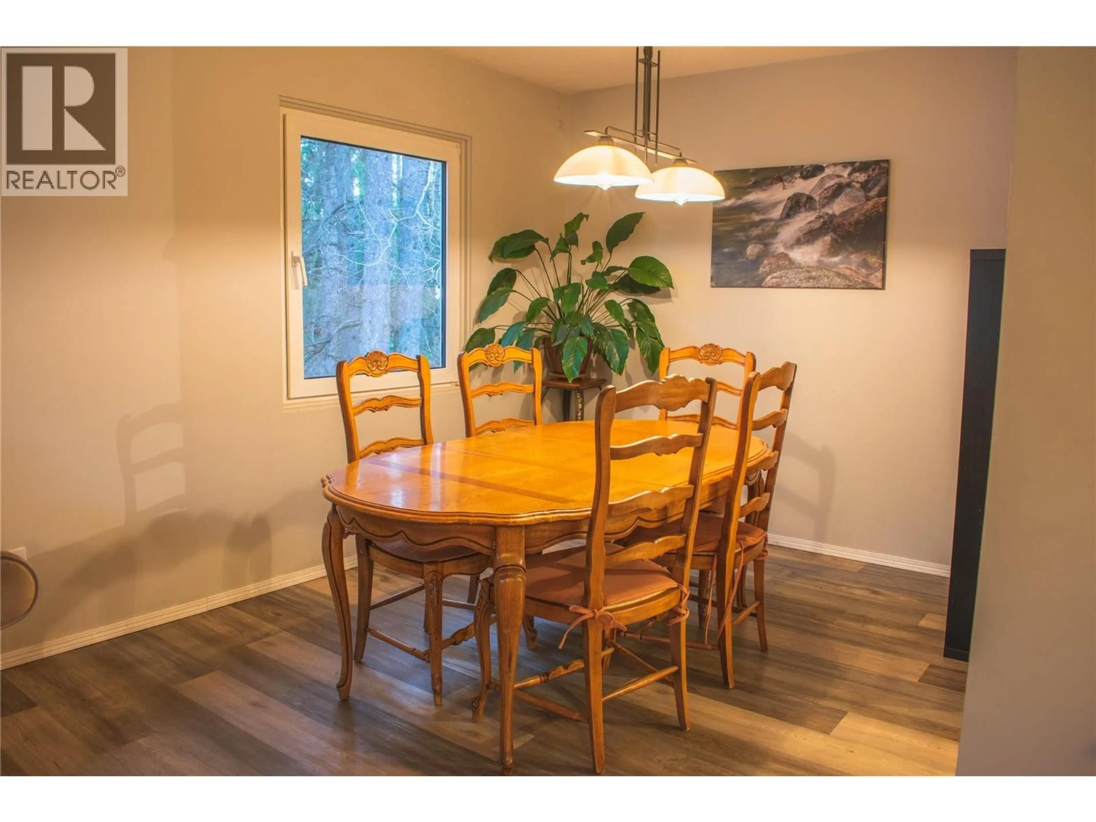 Dining room, wood/laminate floor for 11 RIDGEMONT DRIVE, Fernie British Columbia V0B1M2