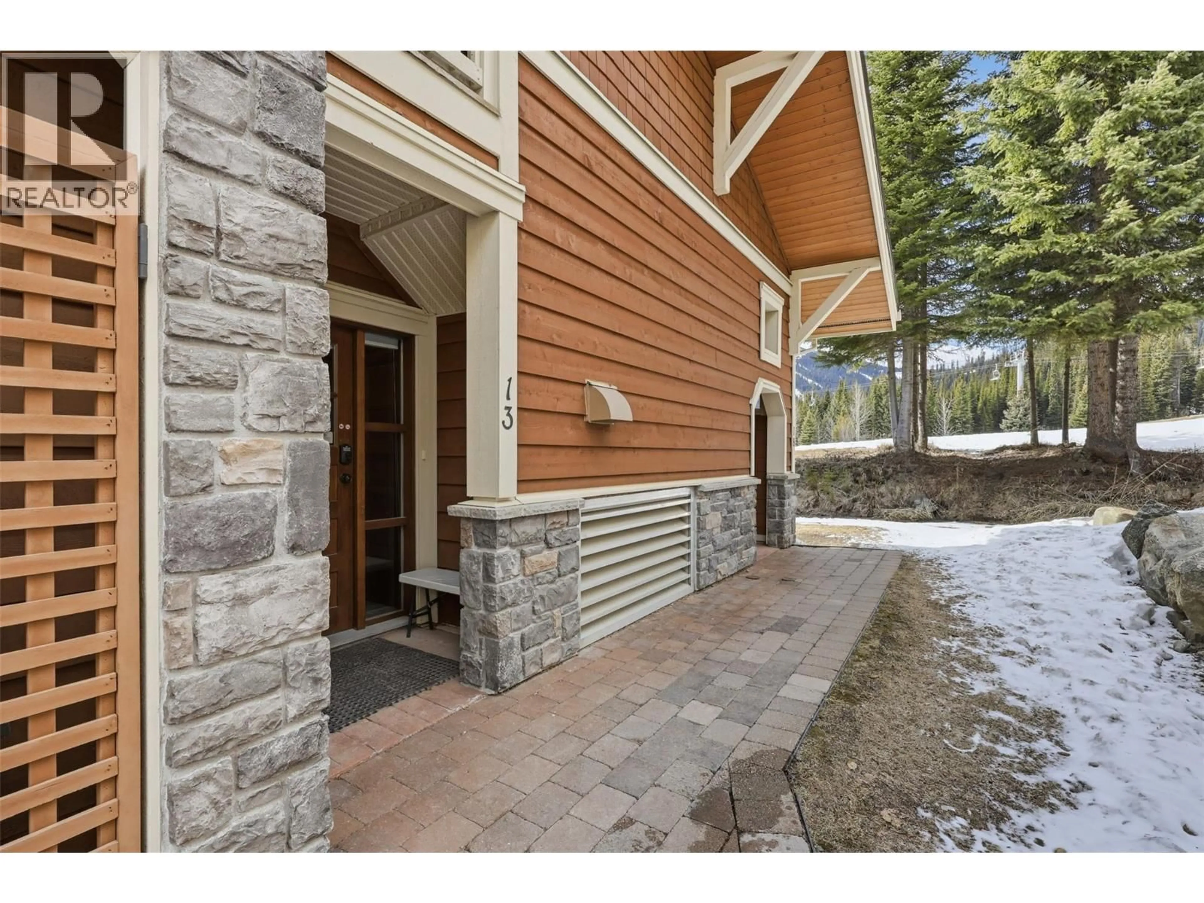 Indoor entryway for 13 - 5005 VALLEY DRIVE, Sun Peaks British Columbia V0E5N0