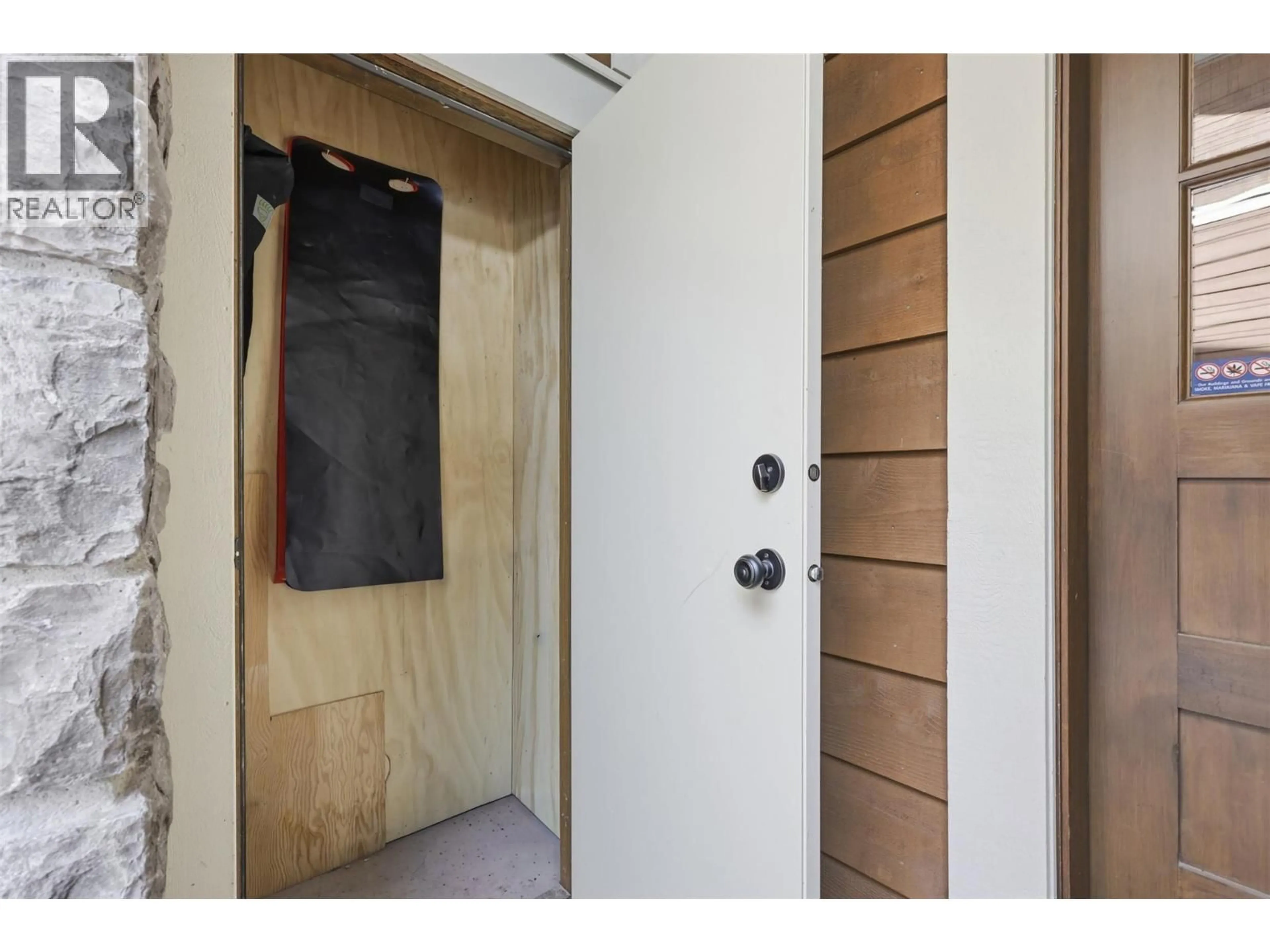 Indoor entryway for 13 - 5005 VALLEY DRIVE, Sun Peaks British Columbia V0E5N0
