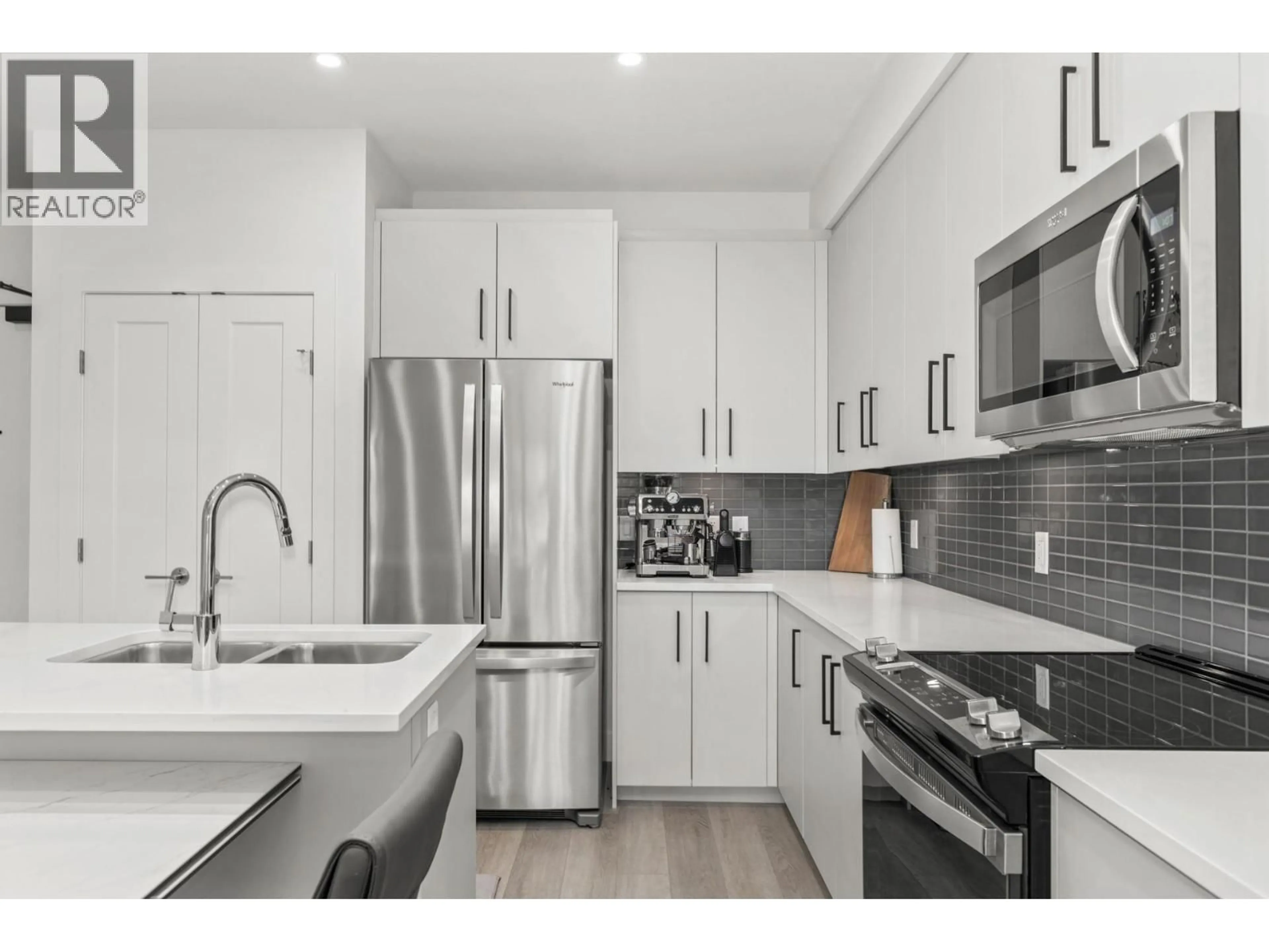 Unknown for 302 - 3434 MCKINLEY BEACH DRIVE, Kelowna British Columbia V1V2R1