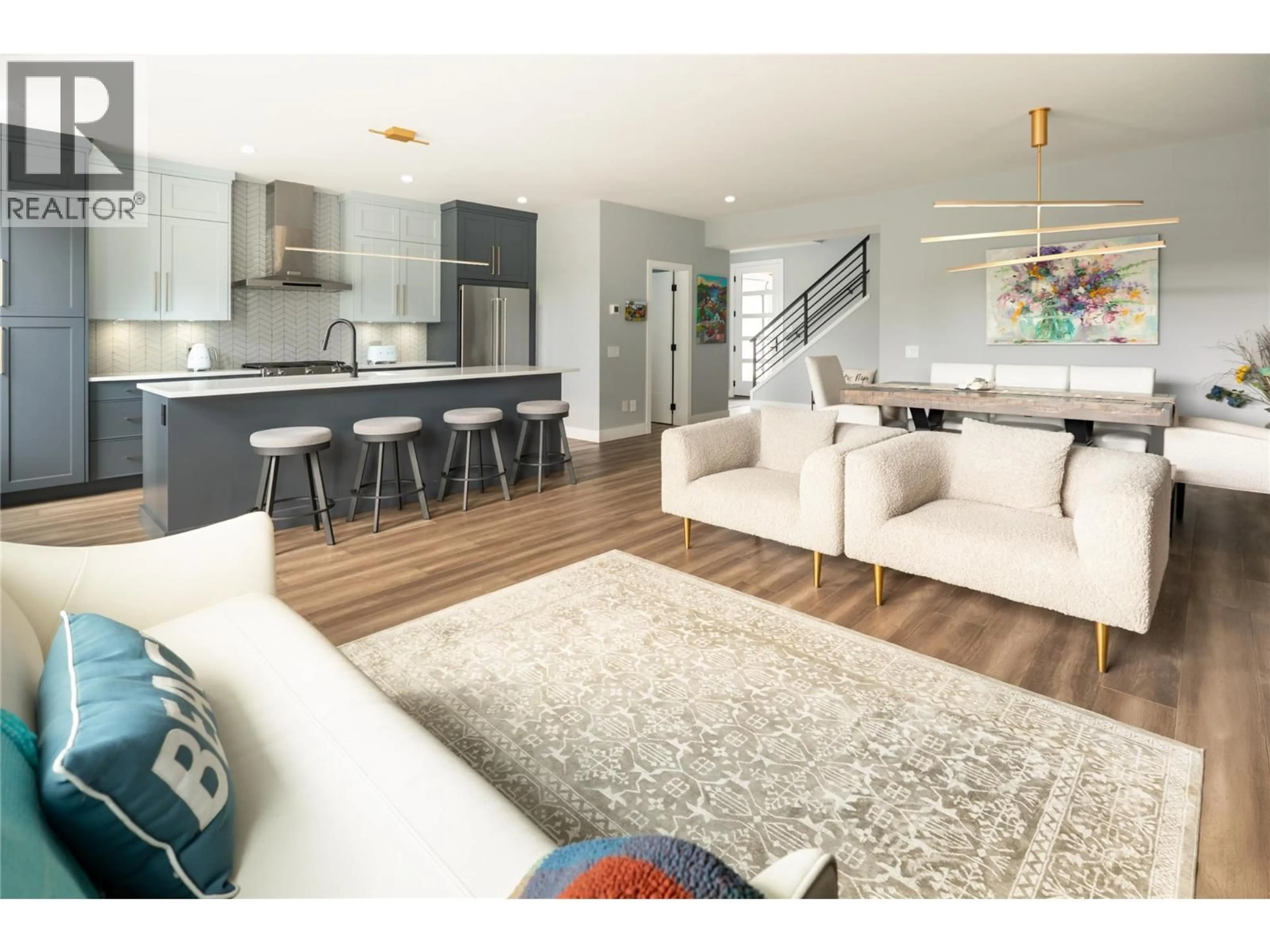 Open concept kitchen, unknown for 1876 VIEWPOINT CRESCENT, Kelowna British Columbia V1Z4E1