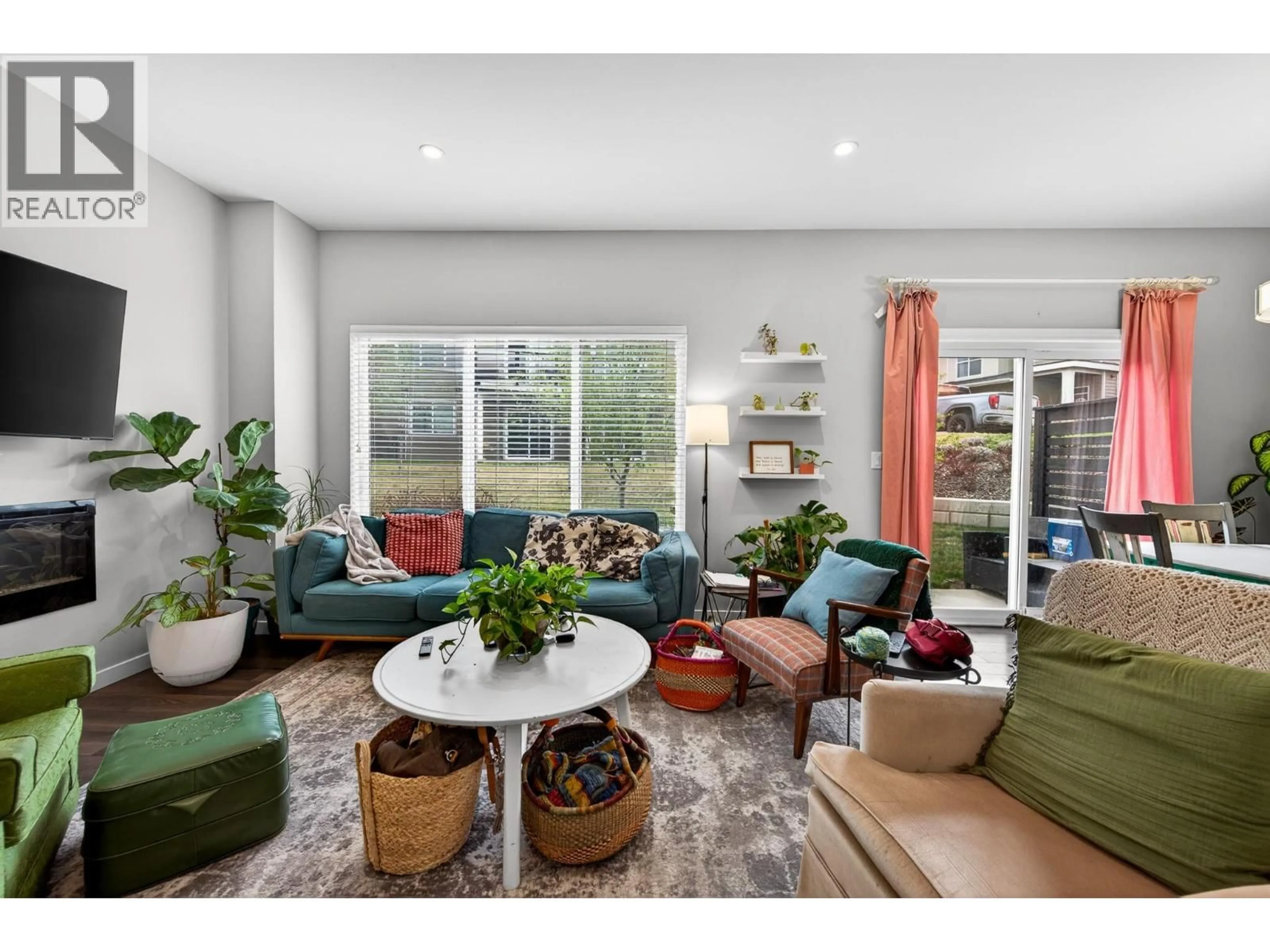 Living room with furniture, unknown for 135 - 1993 QU'APPELLE BOULEVARD, Kamloops British Columbia V2E0C2