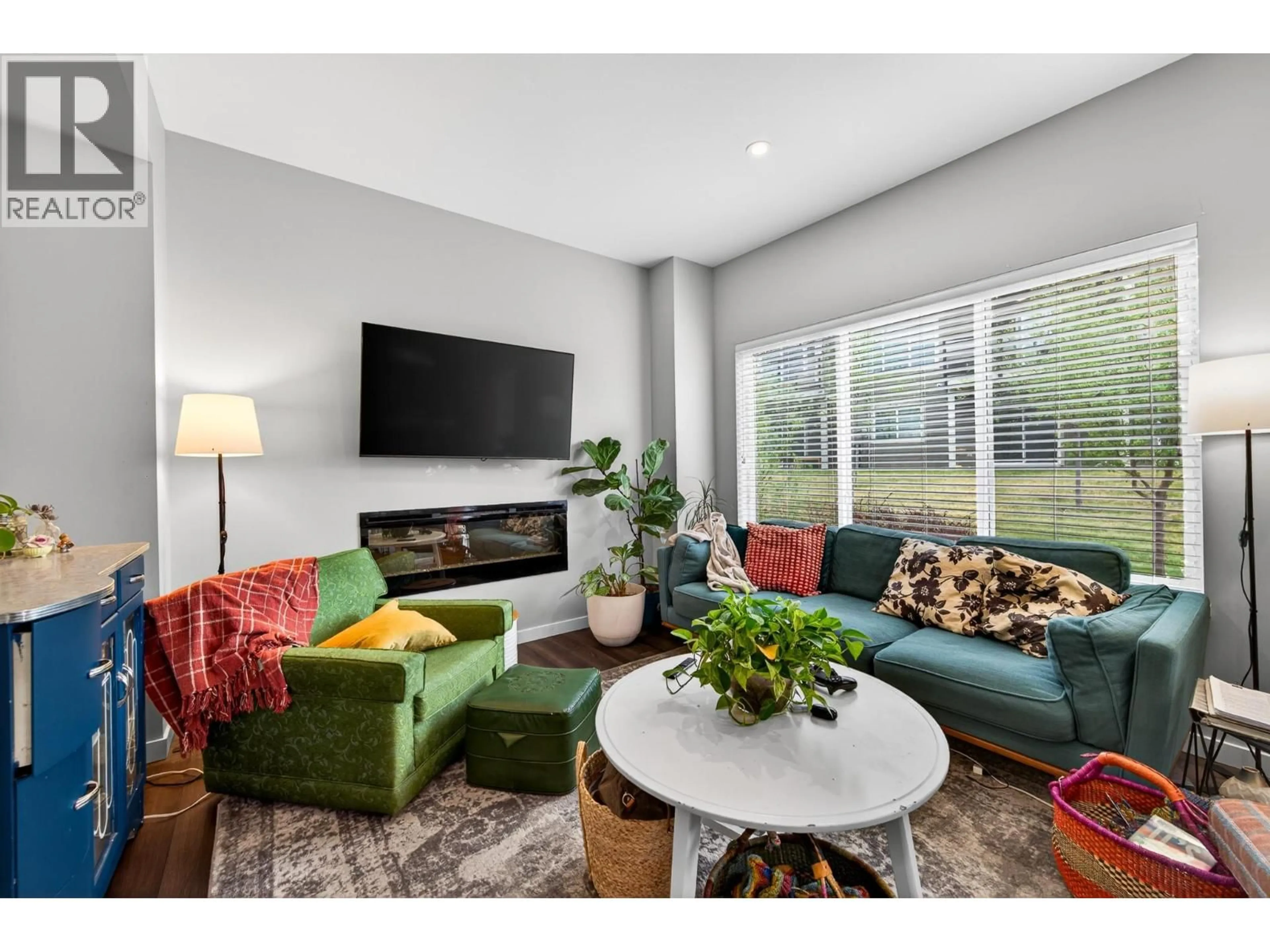 Living room with furniture, unknown for 135 - 1993 QU'APPELLE BOULEVARD, Kamloops British Columbia V2E0C2