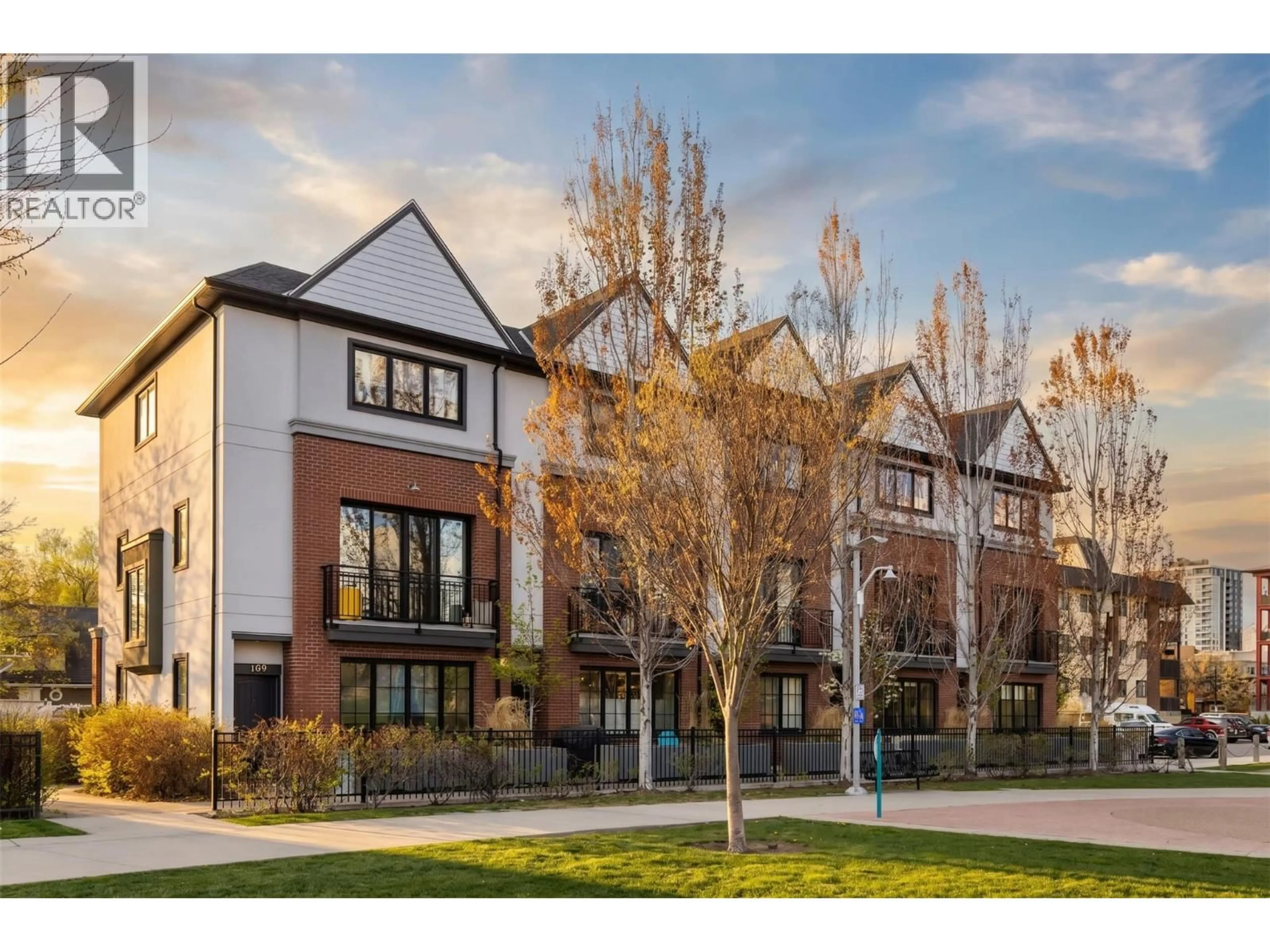 Home with brick exterior material, street for 106 - 555 BUCKLAND AVENUE, Kelowna British Columbia V1Y5Z5