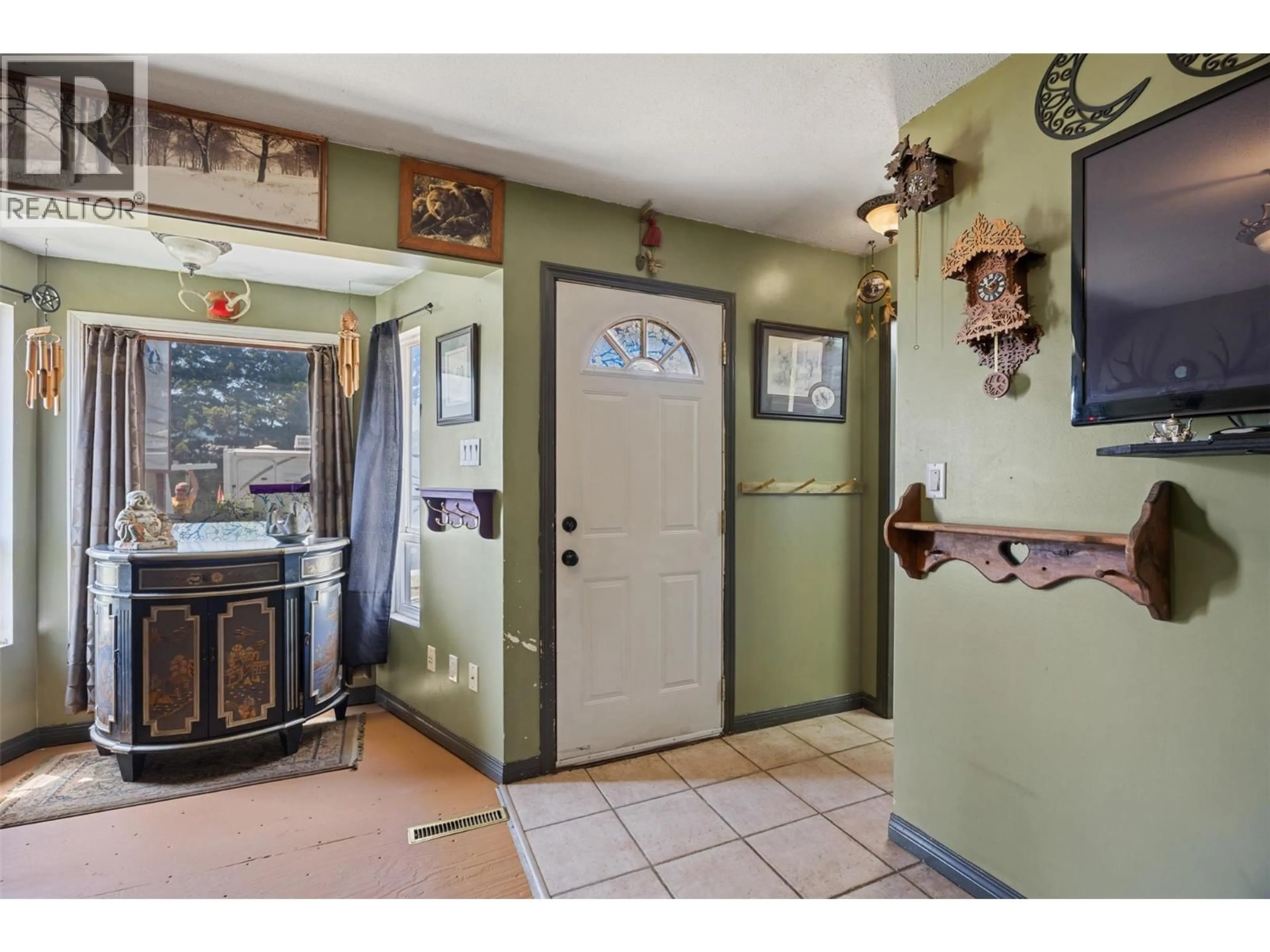 Indoor entryway for 2287 GRANITE AVENUE, Merritt British Columbia V1K1B8