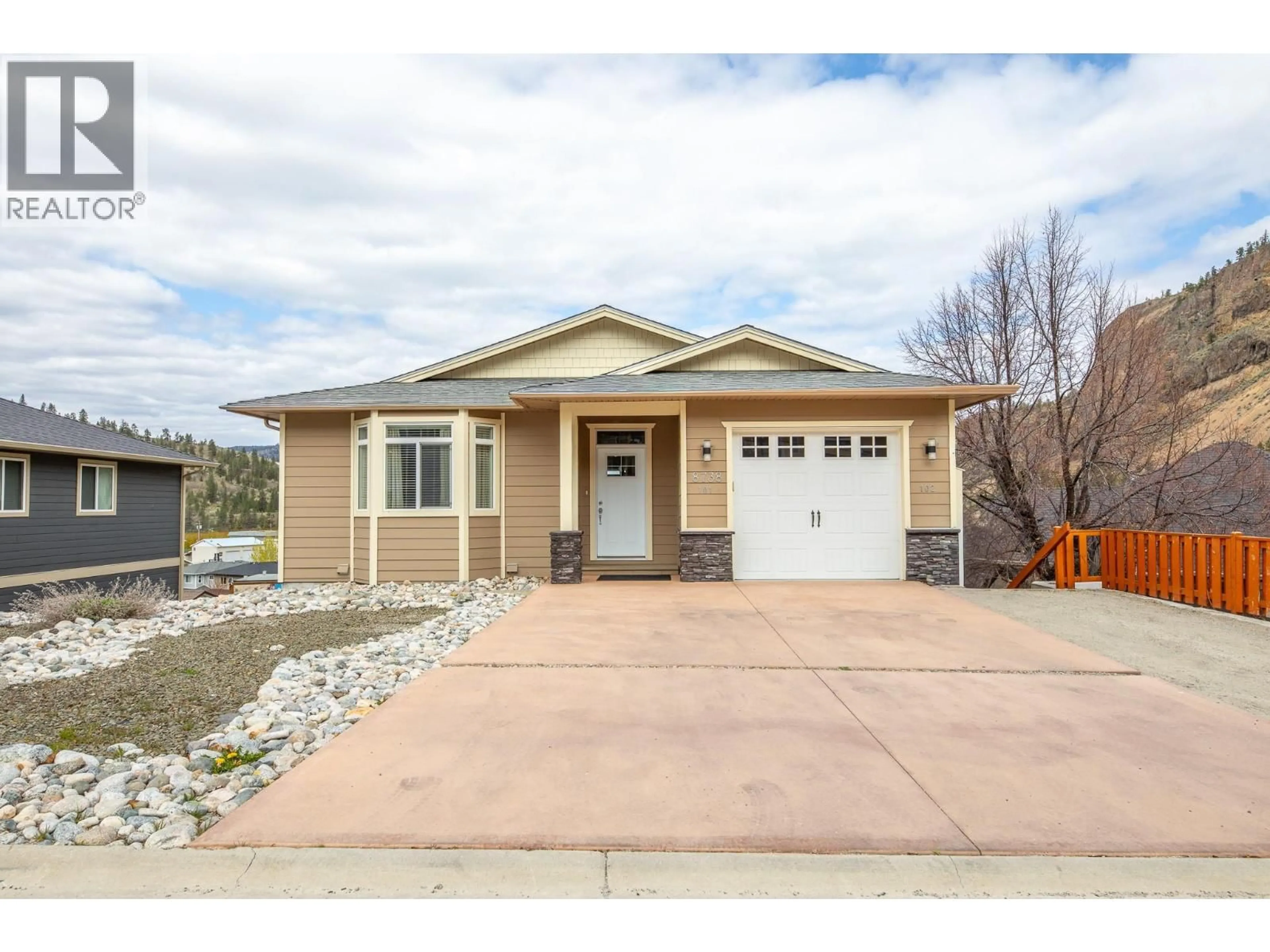 Home with vinyl exterior material, street for 8738 PALMER PLACE, Summerland British Columbia V0H1Z2