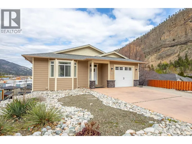 8738 PALMER PLACE, Summerland 2
