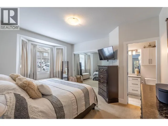 8738 PALMER PLACE, Summerland 5