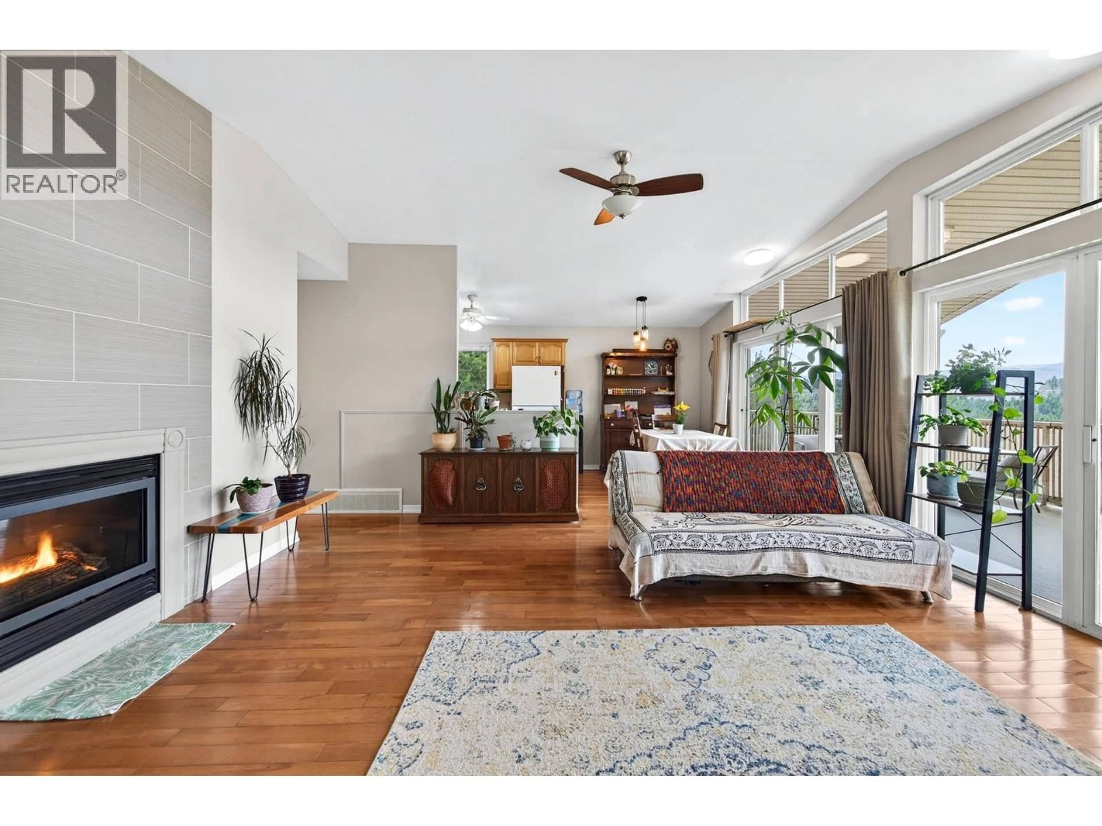 Living room with furniture, unknown for 1008 VISTA POINT ROAD, Barriere British Columbia V0E1E1