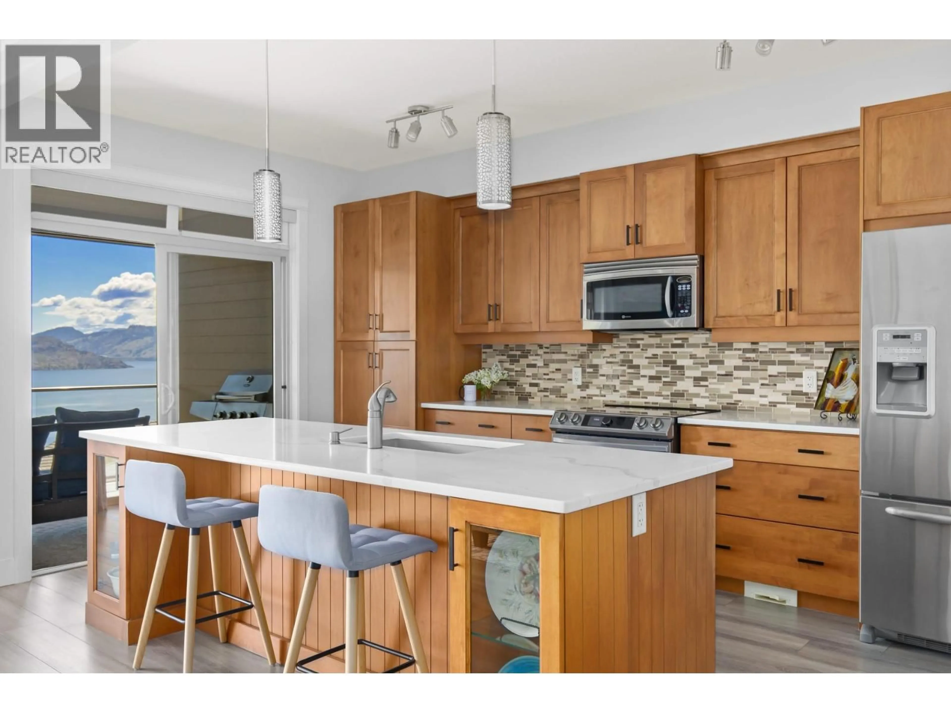 Contemporary kitchen, unknown for 237 - 4350 PONDEROSA DRIVE, Peachland British Columbia V0H1X5