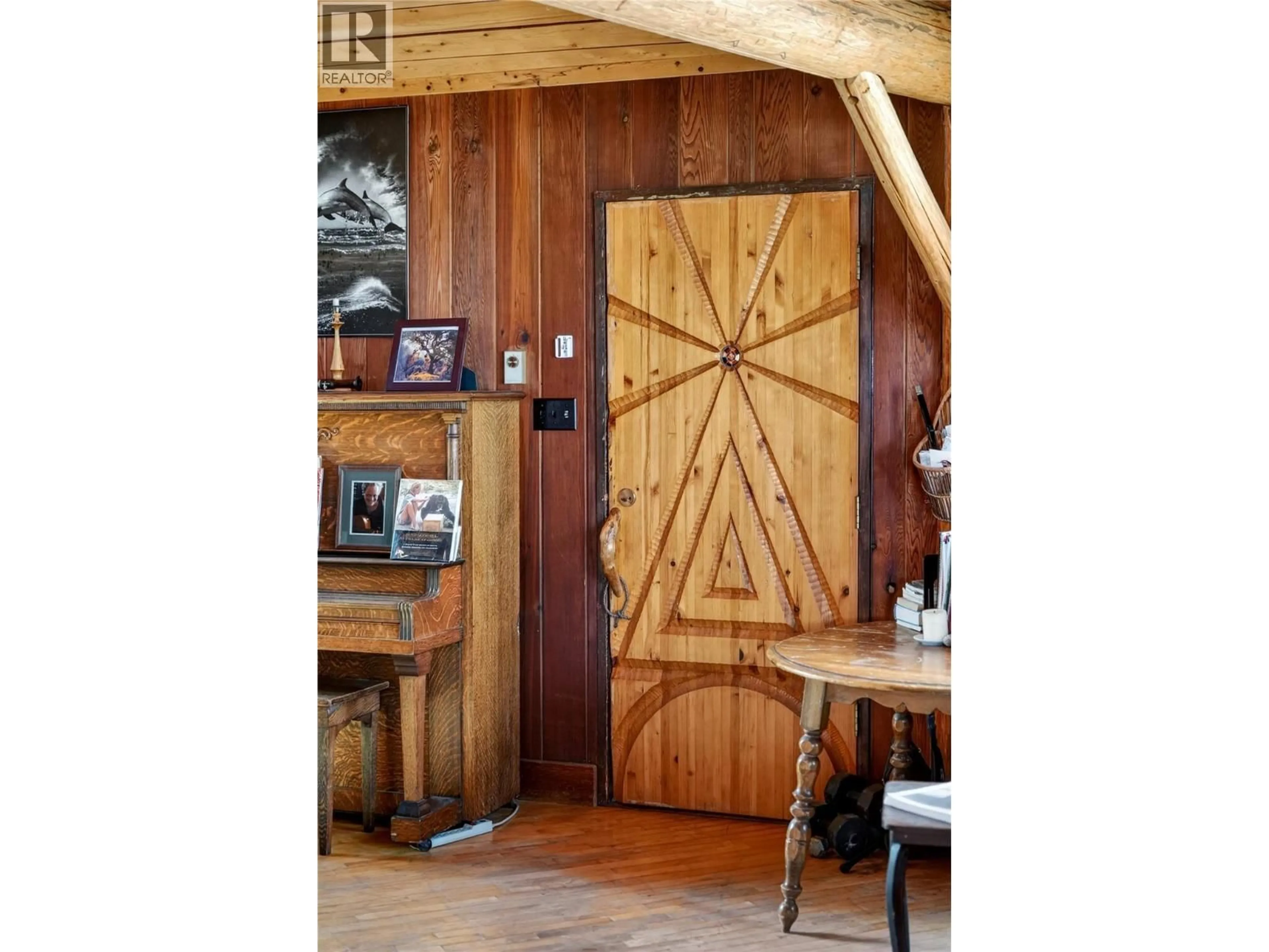 Indoor entryway for 806 BELLEVUE STREET, New Denver British Columbia V0G1S1