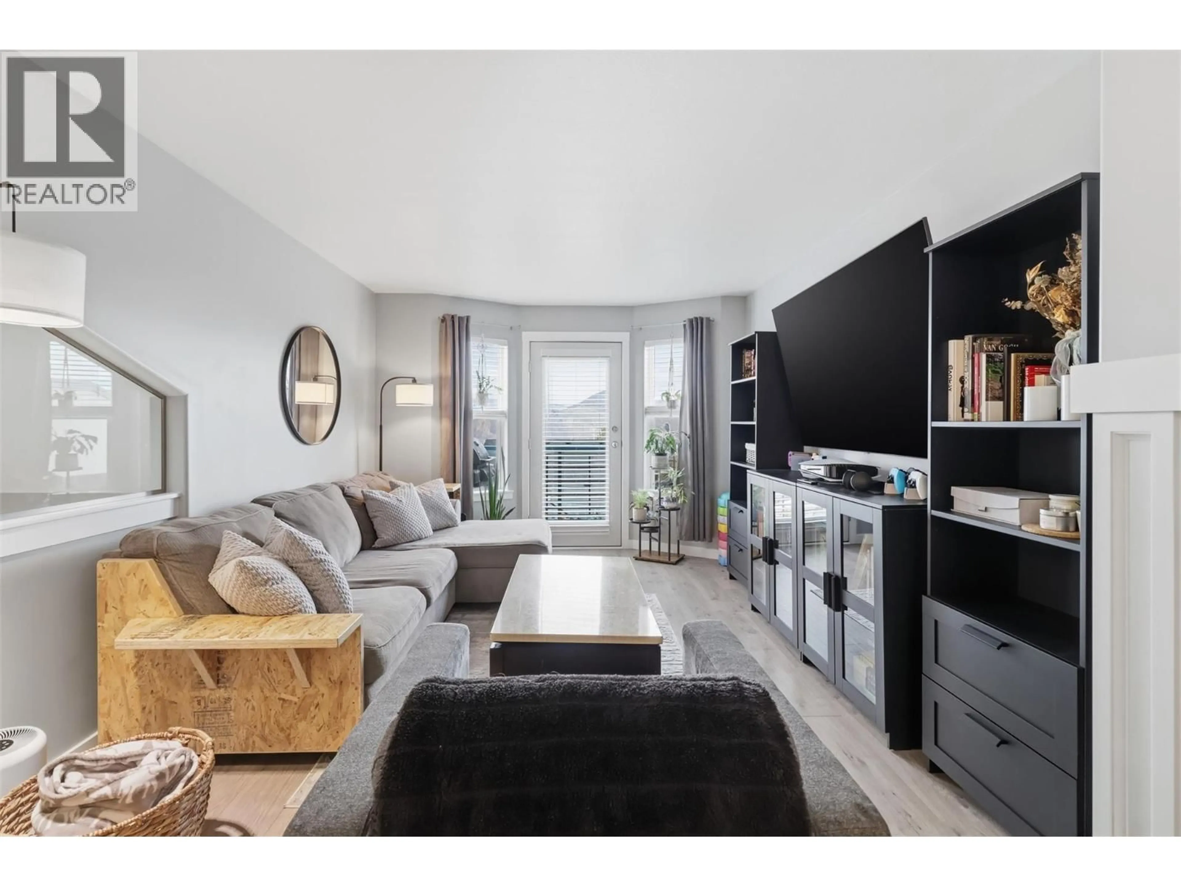 Living room with furniture, unknown for 4 - 245 WHISTLER DRIVE, Kamloops British Columbia V2E1W8