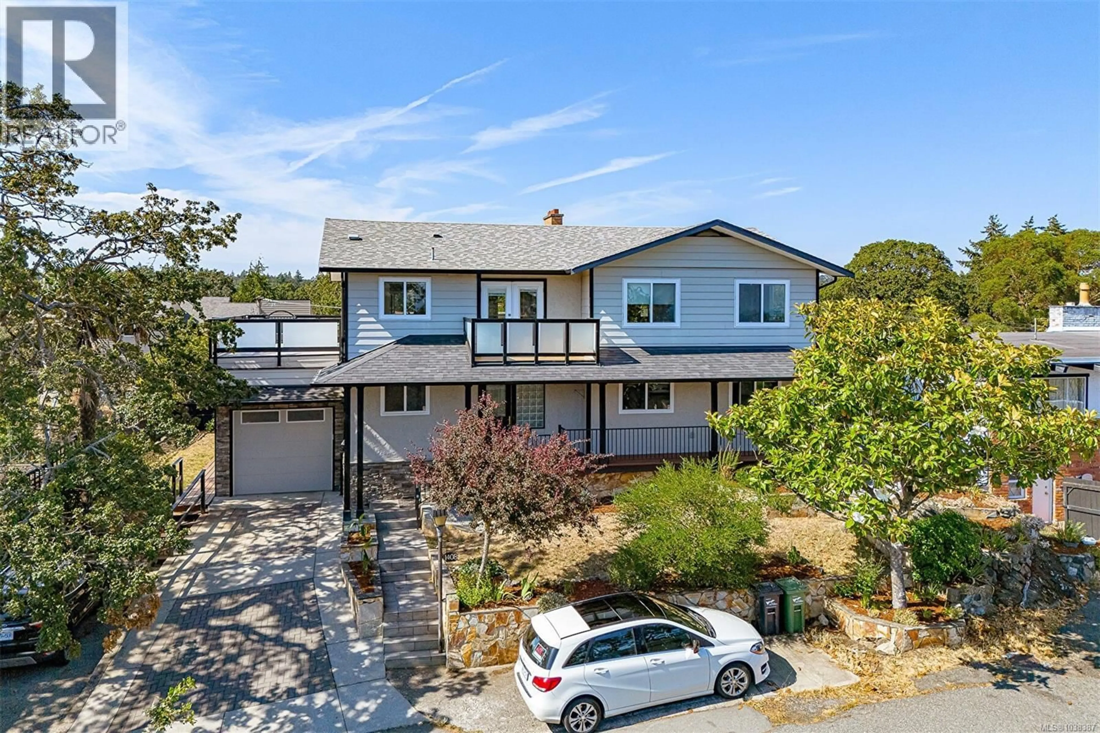 A pic from outside/outdoor area/front of a property/back of a property/a pic from drone, unknown for 1408 TOVIDO LANE, Victoria British Columbia V8T2S9