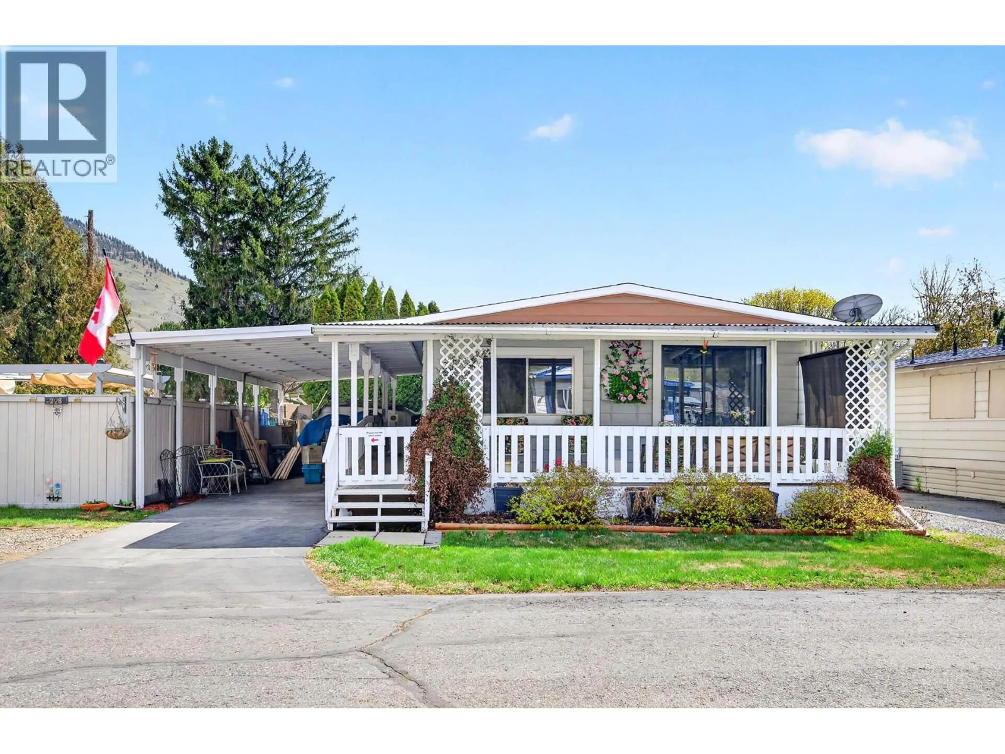 Home with vinyl exterior material, unknown for 228 - 2400 OAKDALE WAY, Kamloops British Columbia V2B6W7