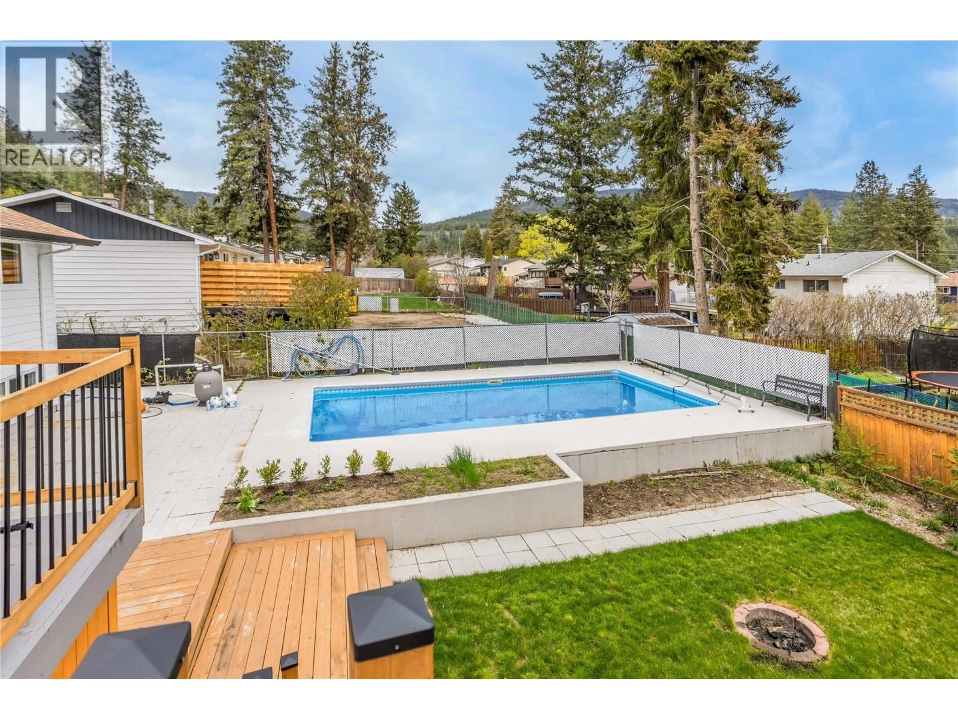 Pool for 3281 MCIVER ROAD, West Kelowna British Columbia V4T1G2