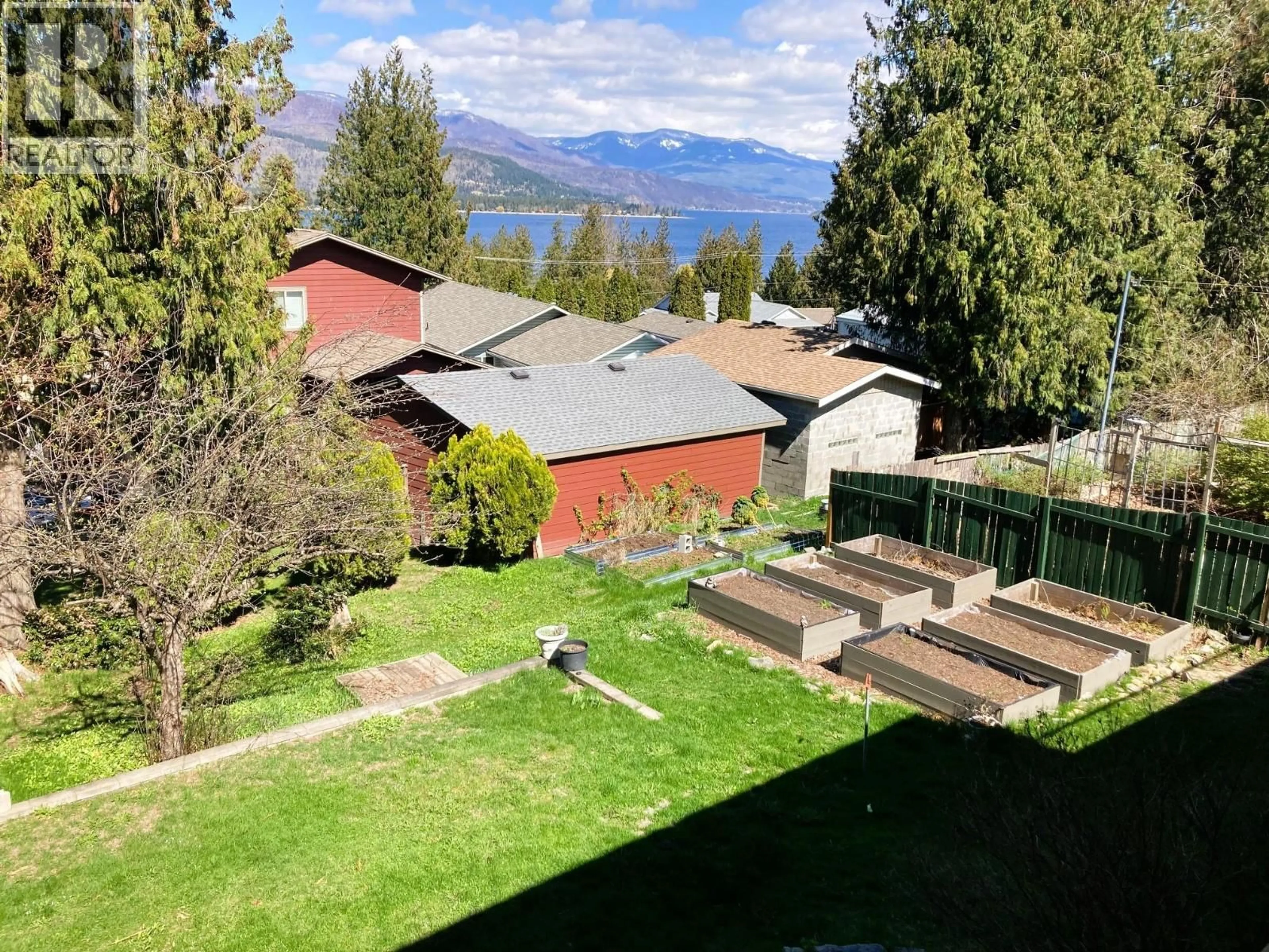 A pic from outside/outdoor area/front of a property/back of a property/a pic from drone, mountain view for 1221 DUNKIRK ROAD, Sorrento British Columbia V0E2W0