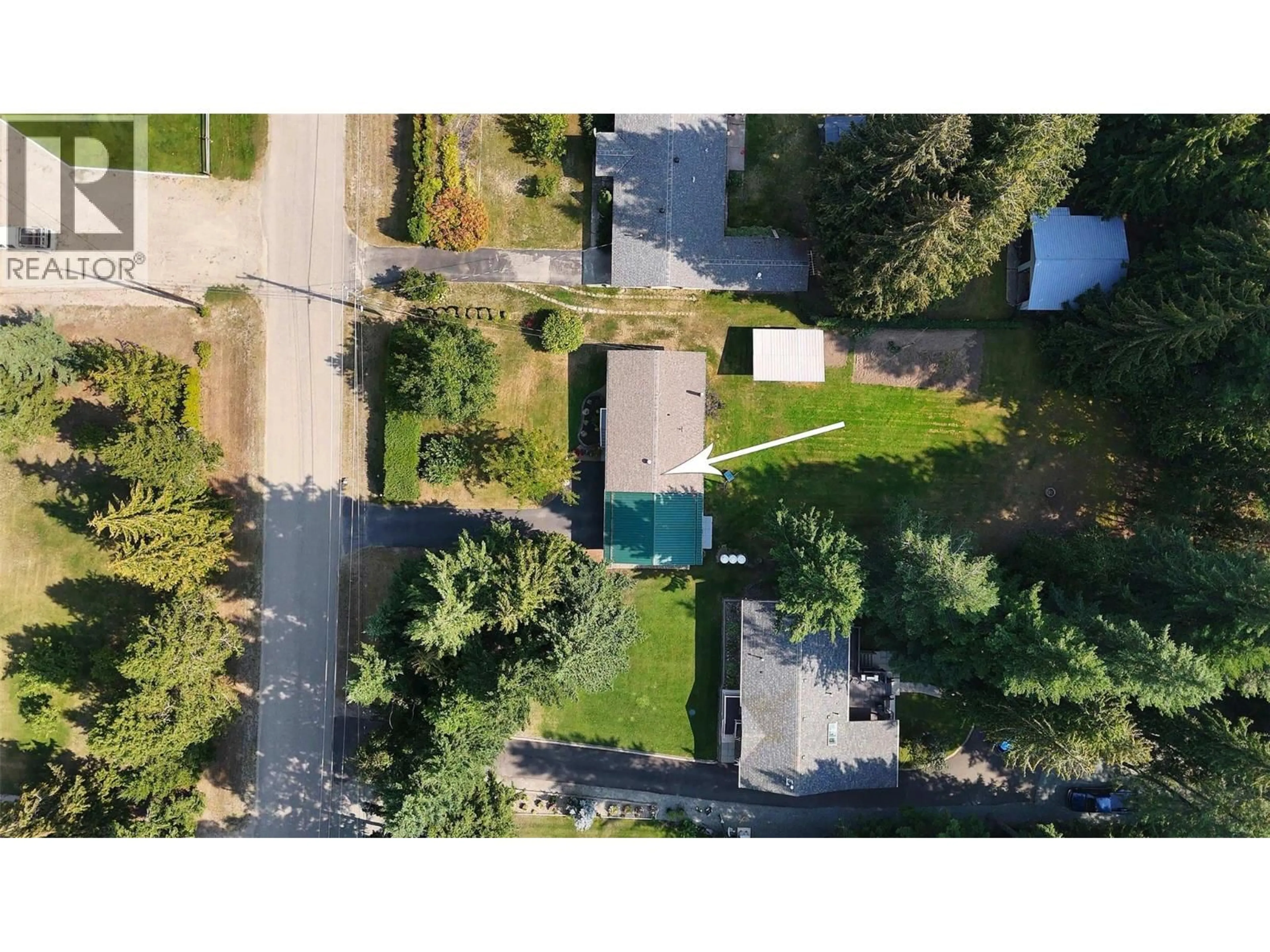 A pic from outside/outdoor area/front of a property/back of a property/a pic from drone, unknown for 4090 BUTTERS ROAD, Scotch Creek British Columbia V0E1M5
