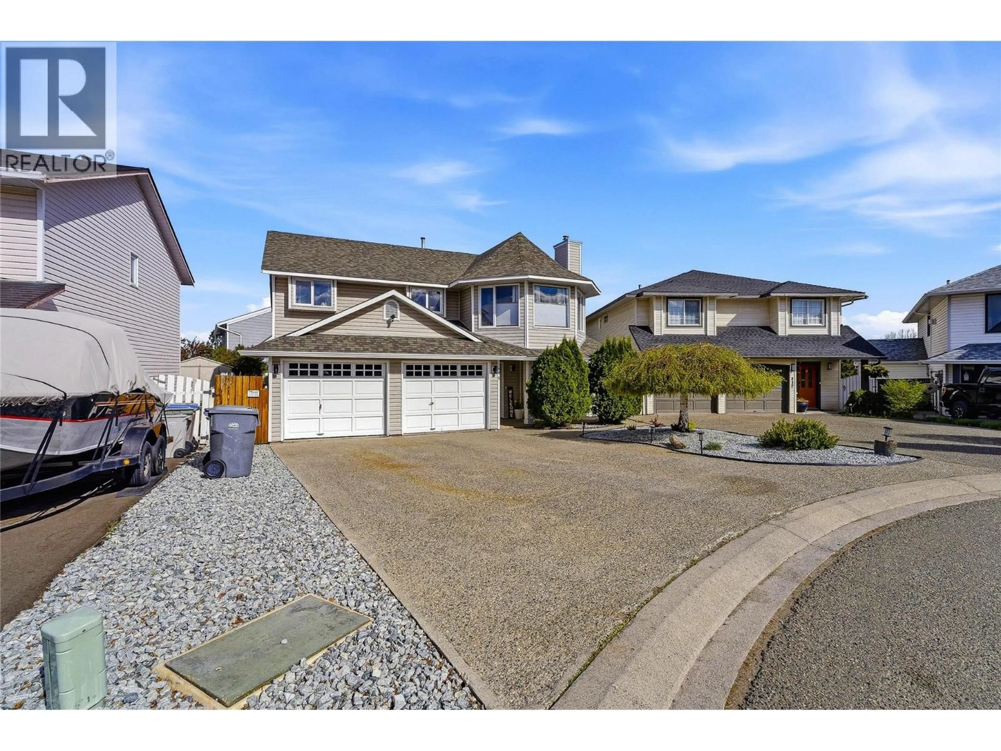 A pic from outside/outdoor area/front of a property/back of a property/a pic from drone, street for 418 MALAHAT PLACE, Kamloops British Columbia V2E2M8