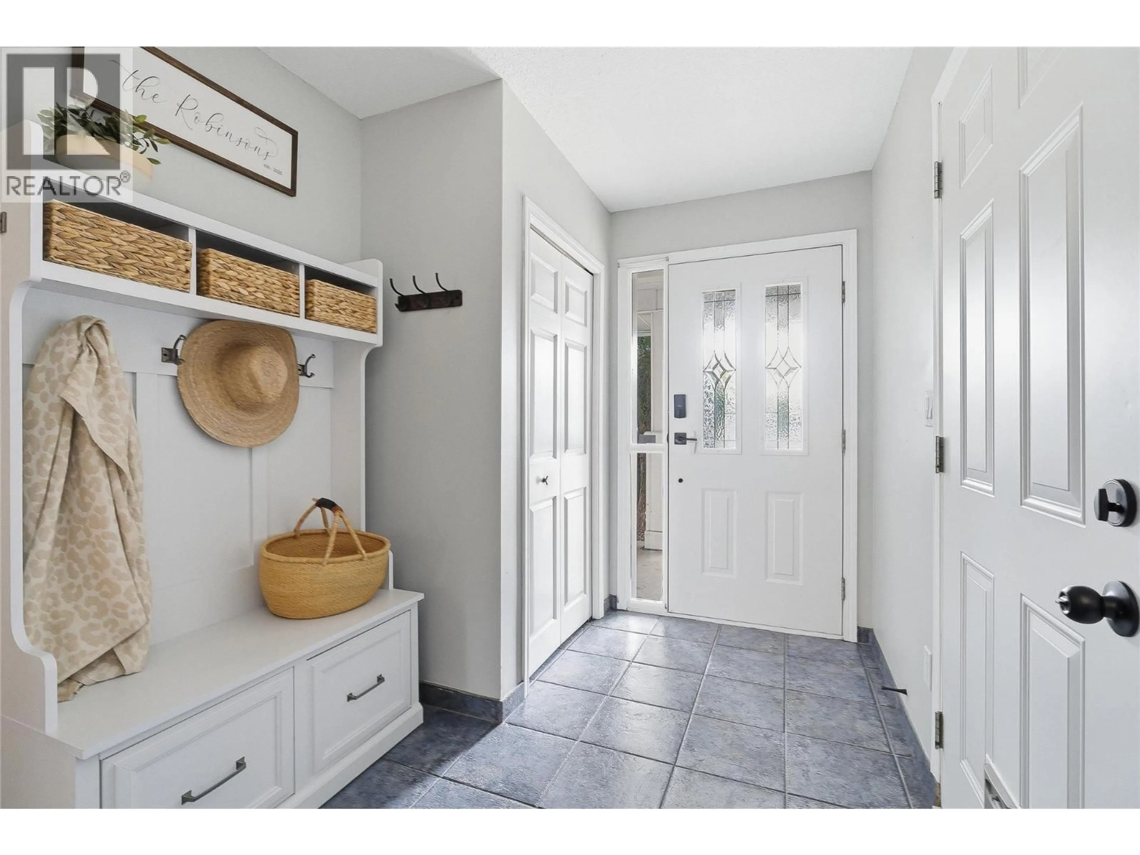 Indoor entryway for 418 MALAHAT PLACE, Kamloops British Columbia V2E2M8