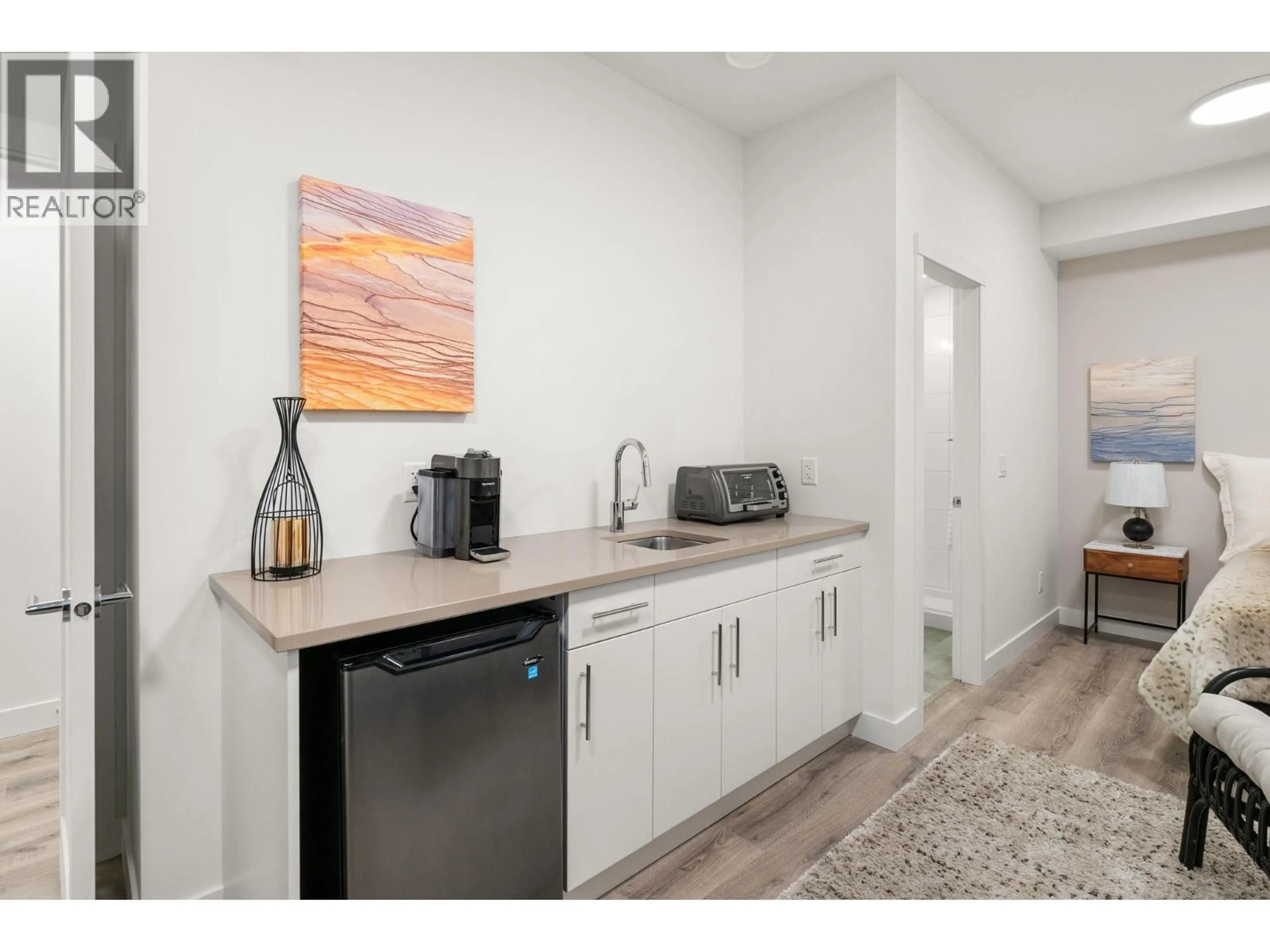 Standard kitchen, unknown for 125 - 610 ACADEMY WAY, Kelowna British Columbia V1V0H2